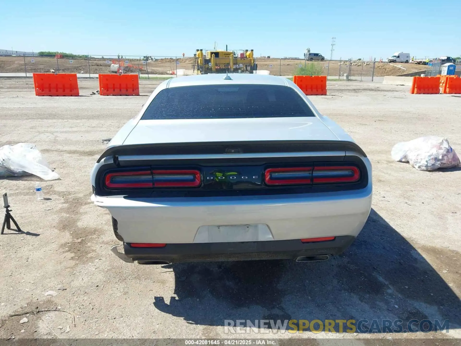 16 fotografías del automóvil dañado 2C3CDZFJ3KH625596 DODGE CHALLENGER 2019