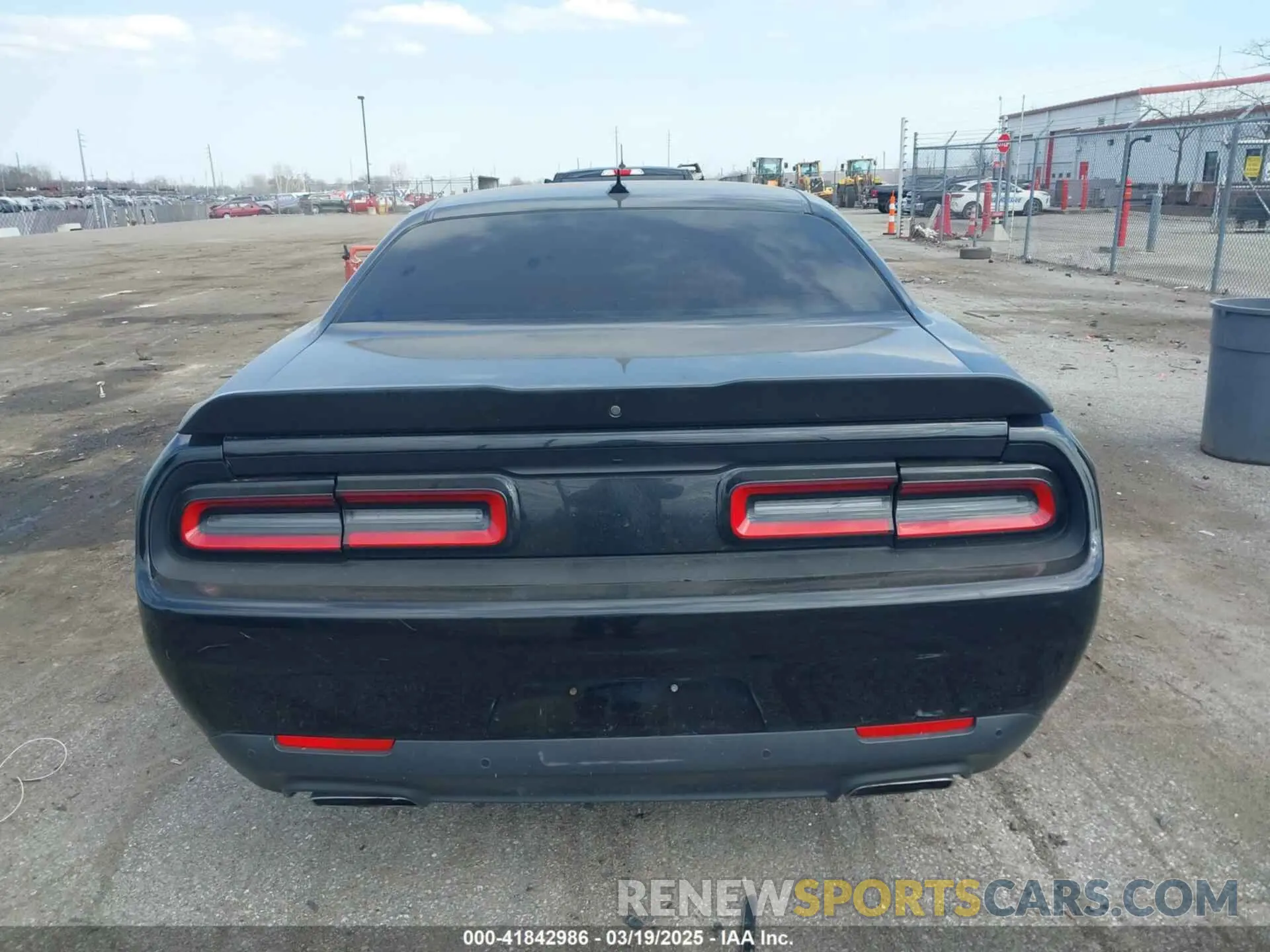 16 fotografías del automóvil dañado 2C3CDZFJ4KH618527 DODGE CHALLENGER 2019