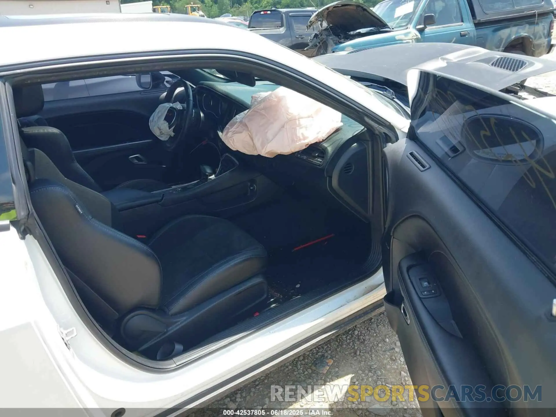 5 fotografías del automóvil dañado 2C3CDZFJ5KH529257 DODGE CHALLENGER 2019