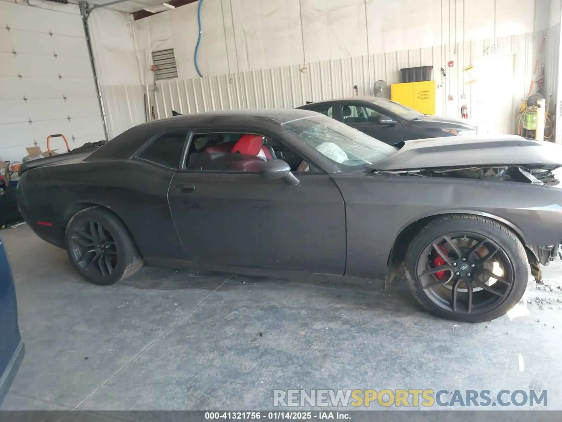 12 fotografías del automóvil dañado 2C3CDZFJ8KH561863 DODGE CHALLENGER 2019
