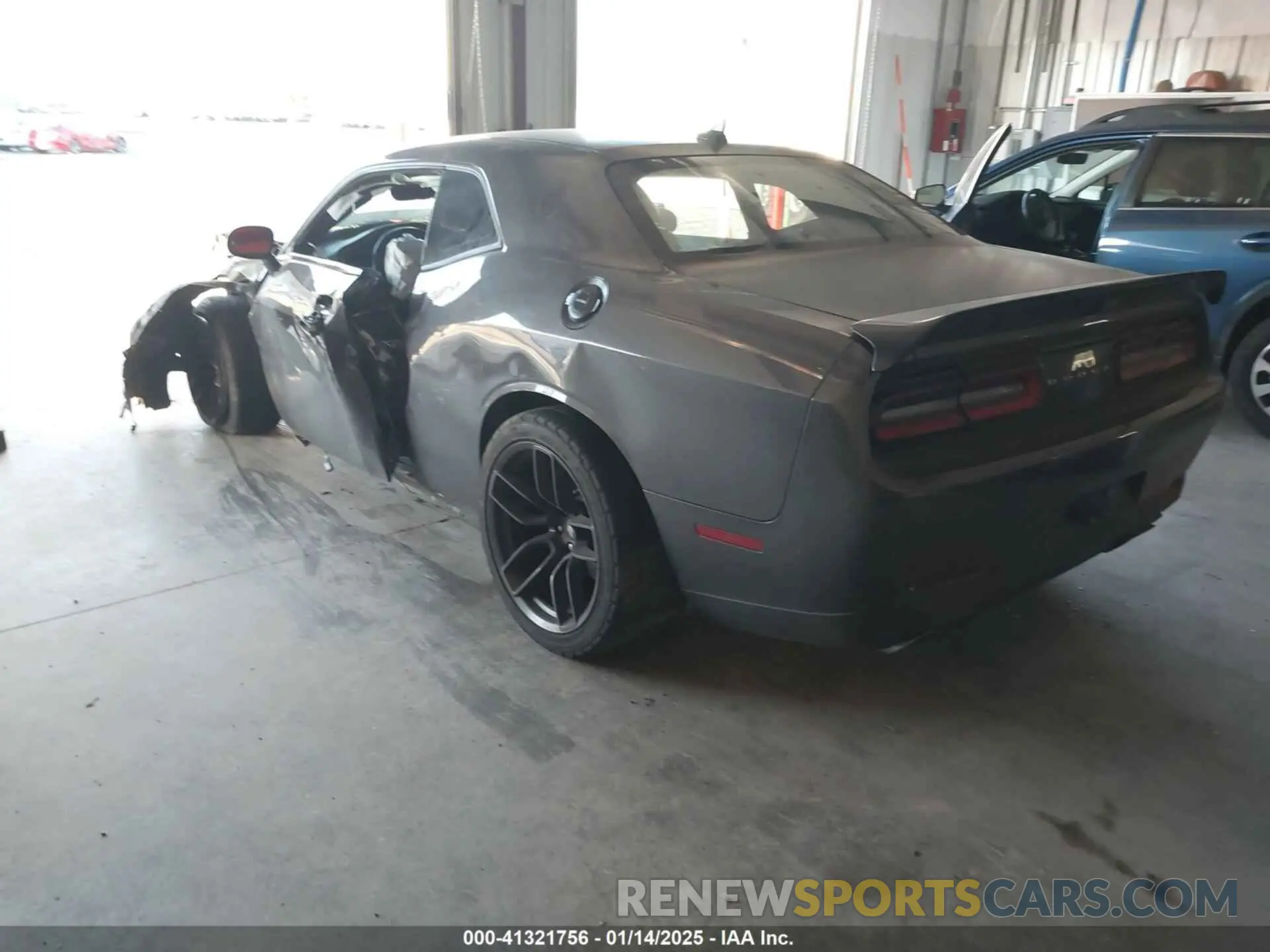 3 fotografías del automóvil dañado 2C3CDZFJ8KH561863 DODGE CHALLENGER 2019
