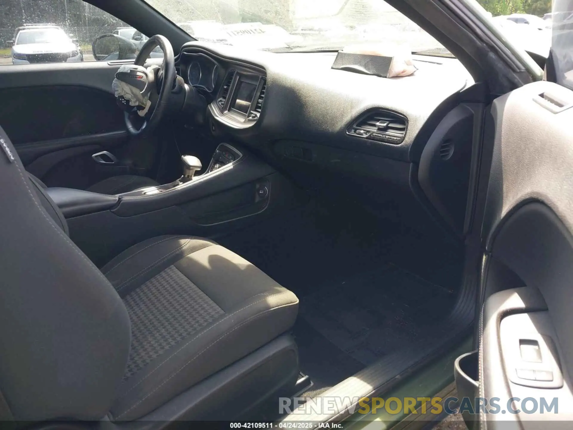 5 fotografías del automóvil dañado 2C3CDZGG0KH628040 DODGE CHALLENGER 2019