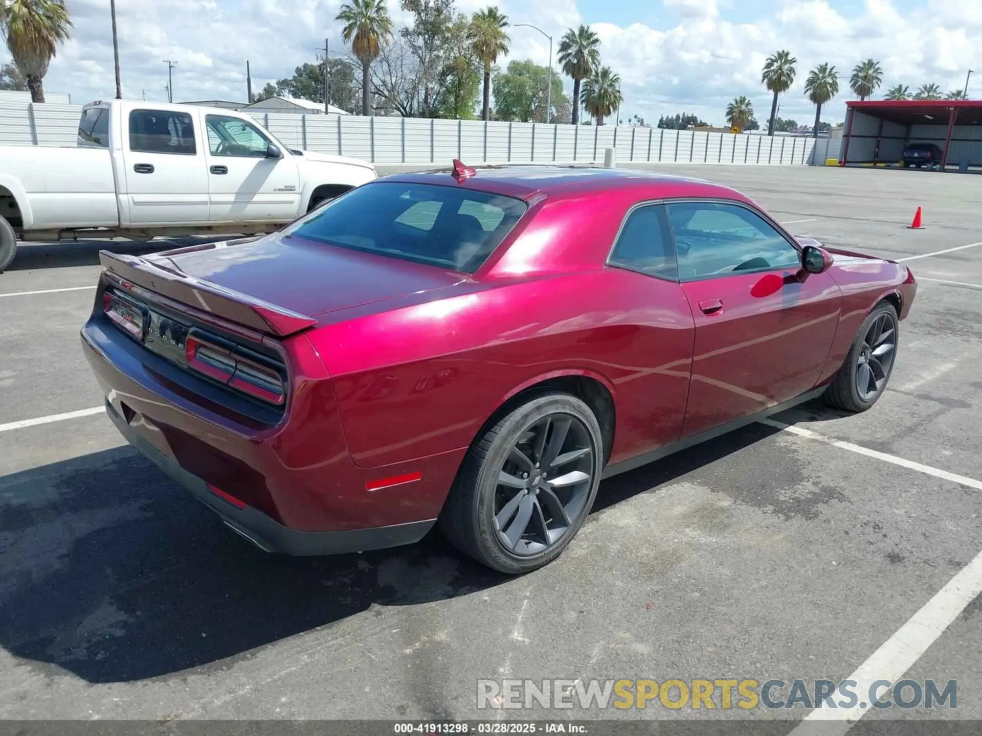 4 fotografías del automóvil dañado 2C3CDZJG9KH727643 DODGE CHALLENGER 2019