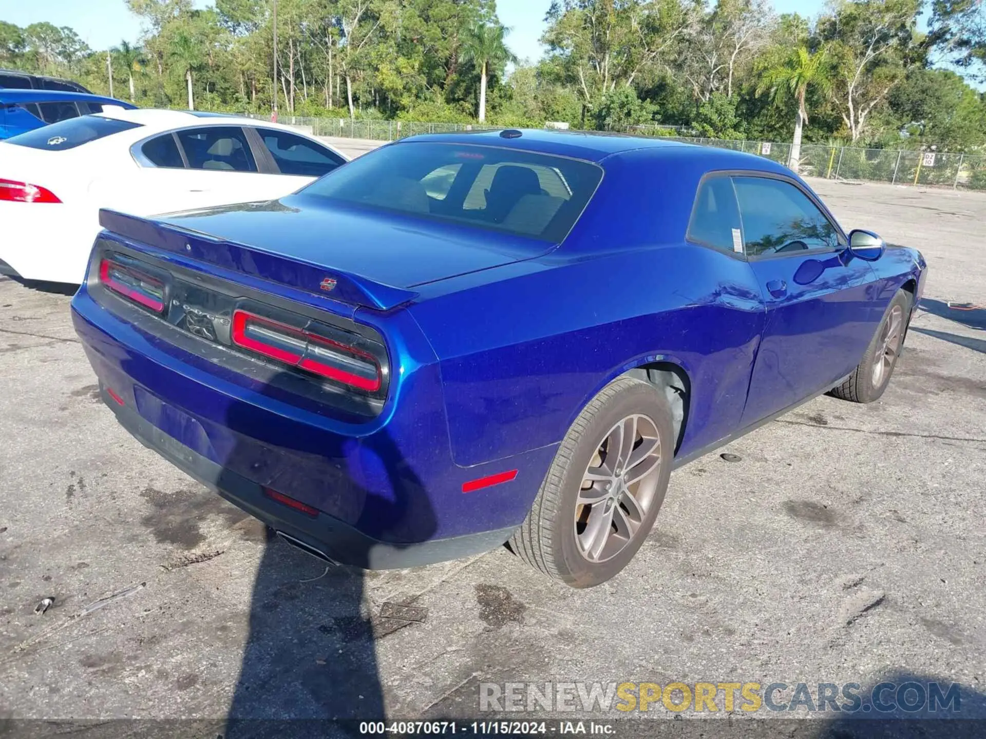 4 fotografías del automóvil dañado 2C3CDZKGXKH752596 DODGE CHALLENGER 2019