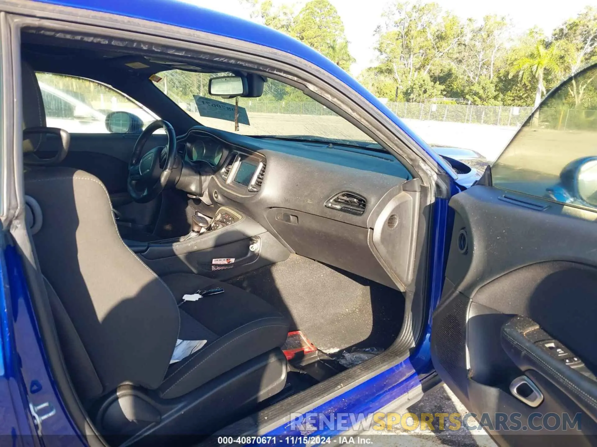 5 fotografías del automóvil dañado 2C3CDZKGXKH752596 DODGE CHALLENGER 2019
