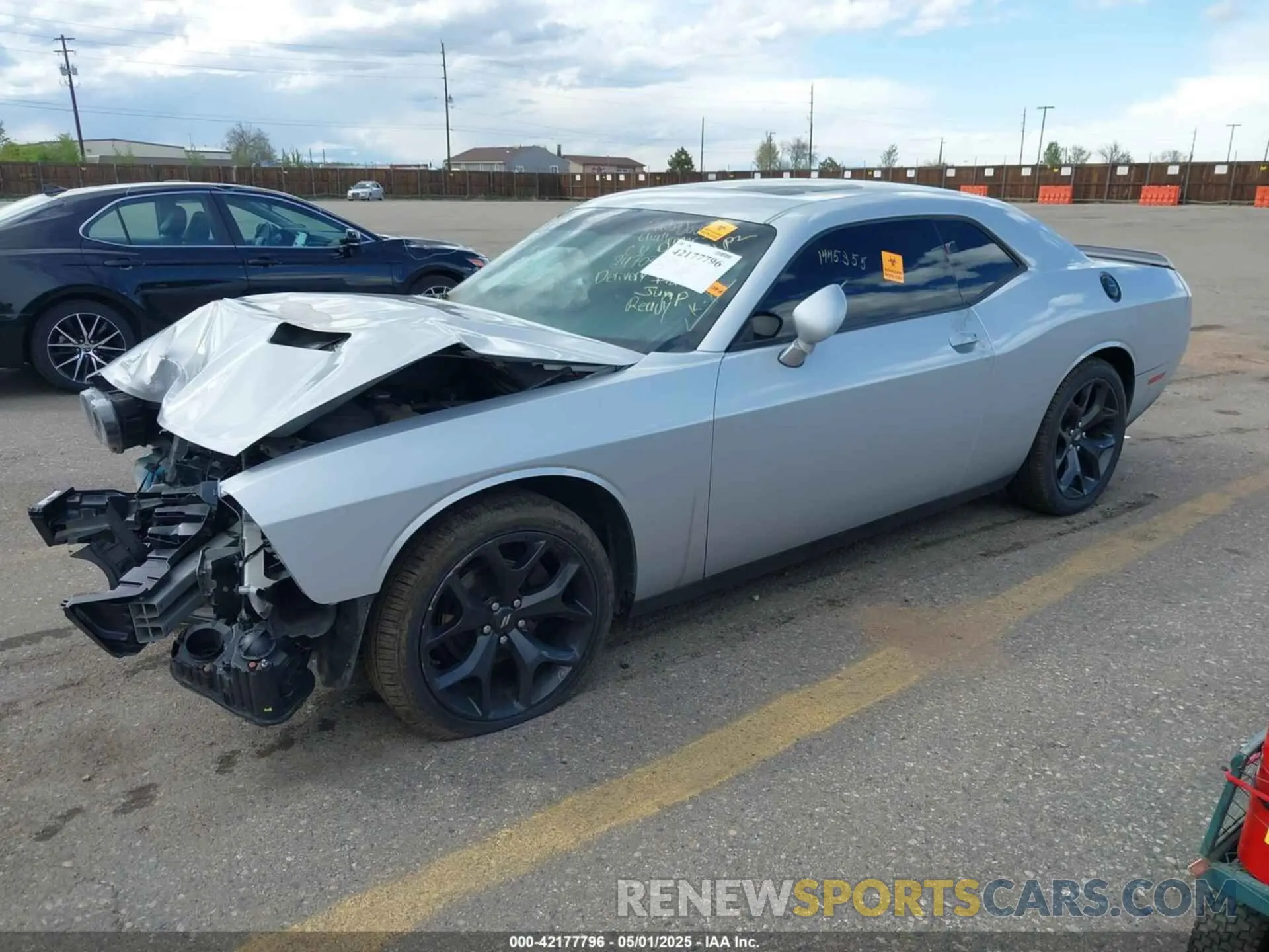 2 fotografías del automóvil dañado 2C3CDZAG6LH247030 DODGE CHALLENGER 2020