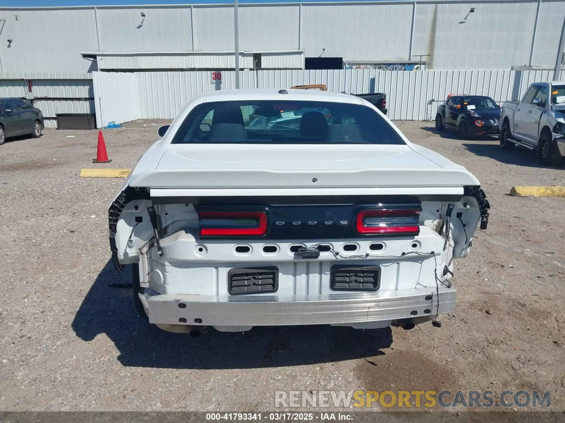 17 fotografías del automóvil dañado 2C3CDZAG7LH105589 DODGE CHALLENGER 2020