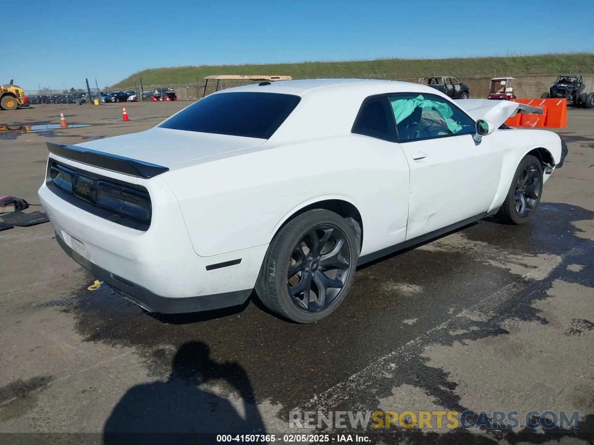 4 fotografías del automóvil dañado 2C3CDZAGXLH243613 DODGE CHALLENGER 2020