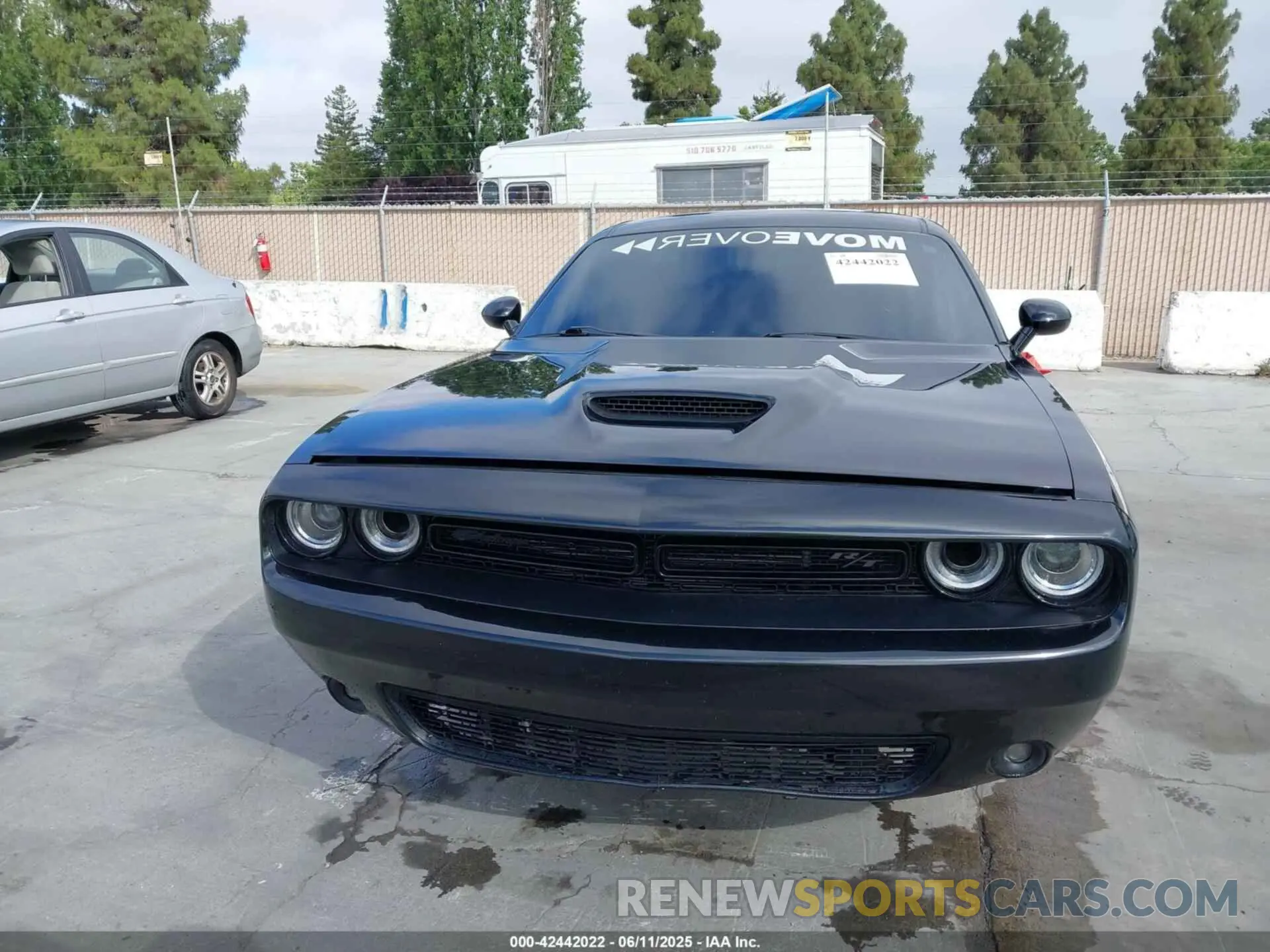 12 fotografías del automóvil dañado 2C3CDZBT4LH195070 DODGE CHALLENGER 2020