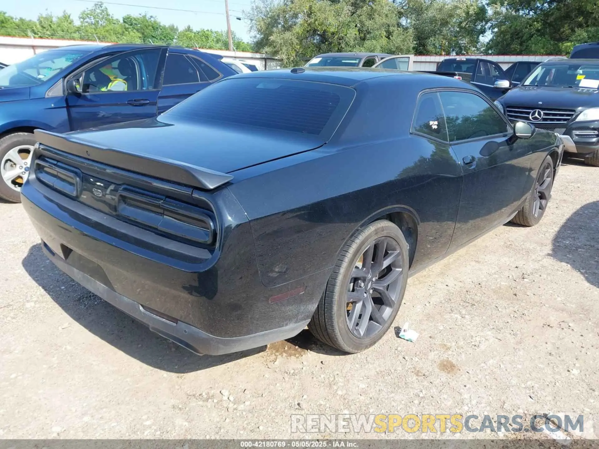 4 fotografías del automóvil dañado 2C3CDZBT6LH235939 DODGE CHALLENGER 2020