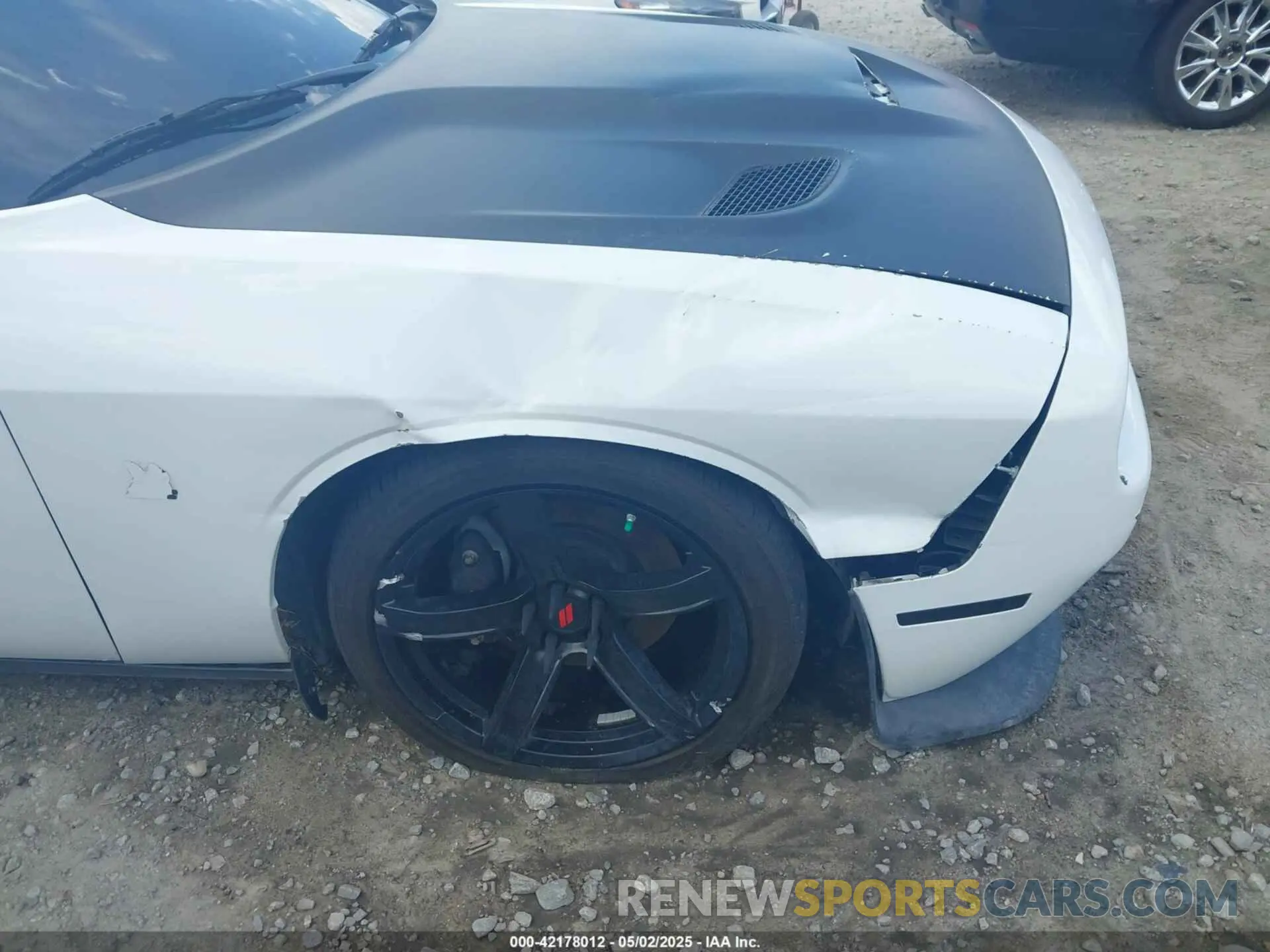 6 fotografías del automóvil dañado 2C3CDZFJ1LH117418 DODGE CHALLENGER 2020