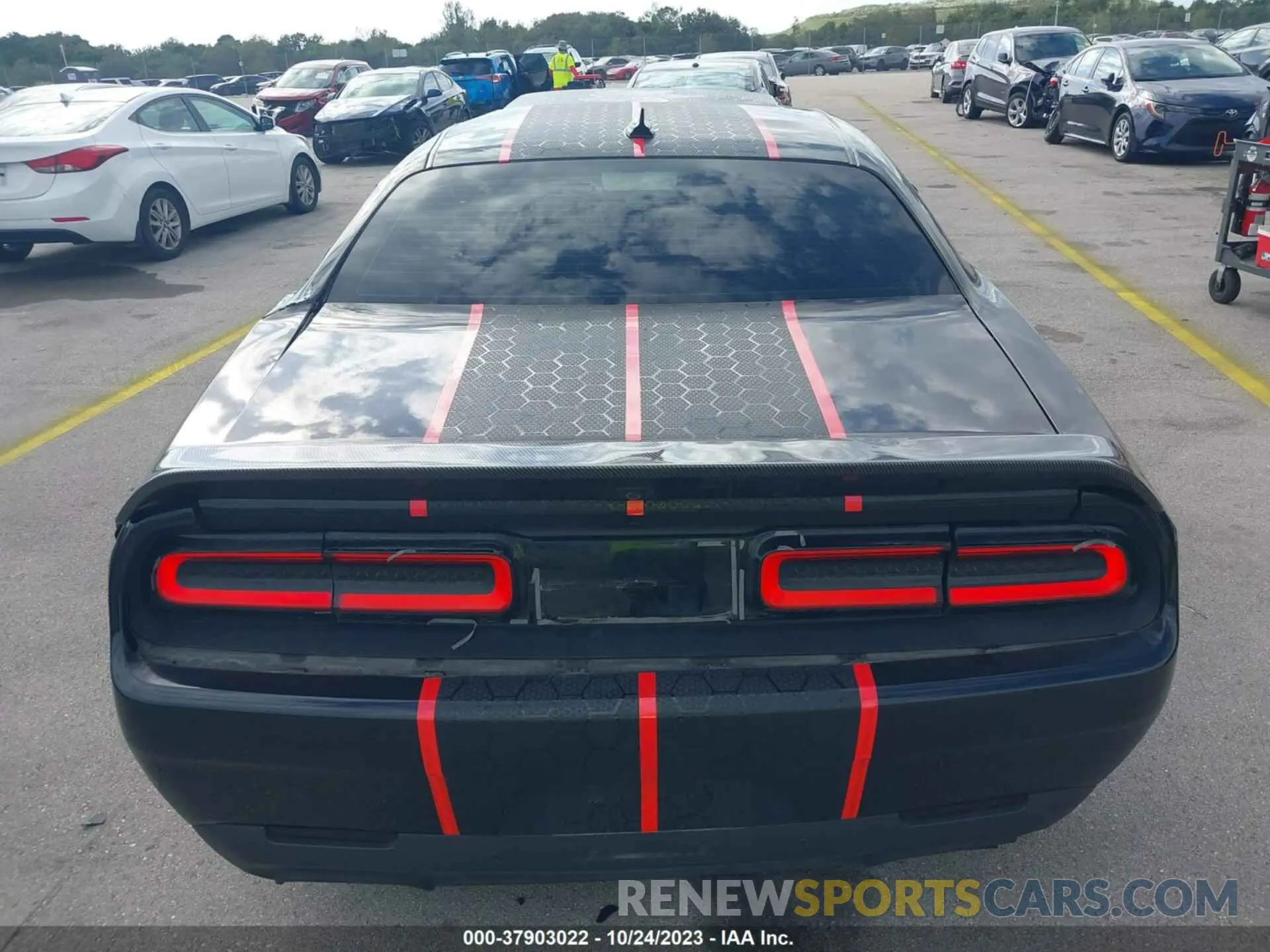 16 fotografías del automóvil dañado 2C3CDZFJ2LH203577 DODGE CHALLENGER 2020