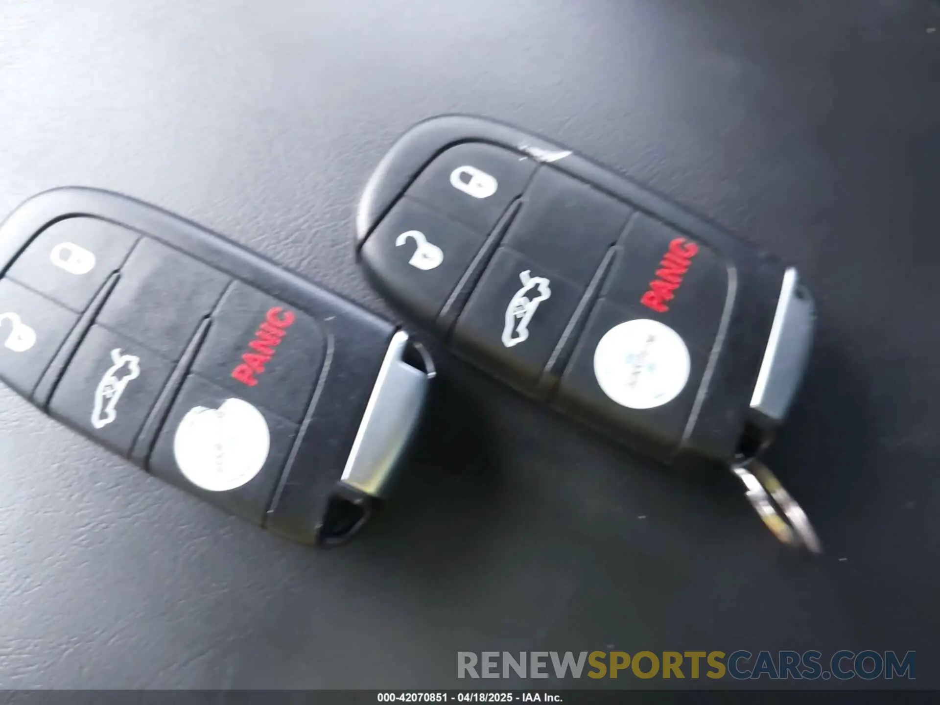 11 fotografías del automóvil dañado 2C3CDZFJ5LH198861 DODGE CHALLENGER 2020