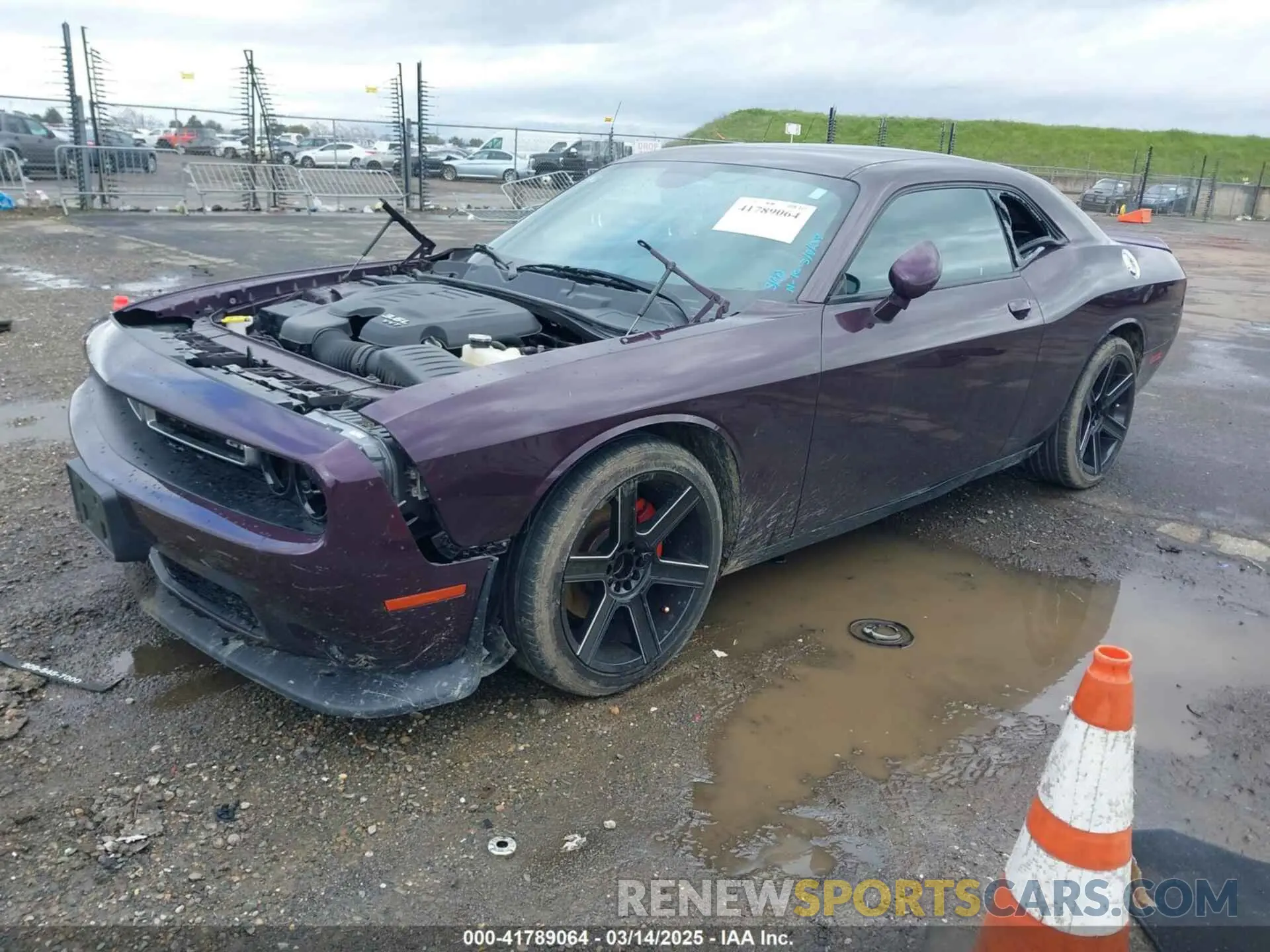 2 fotografías del automóvil dañado 2C3CDZJG5LH236715 DODGE CHALLENGER 2020