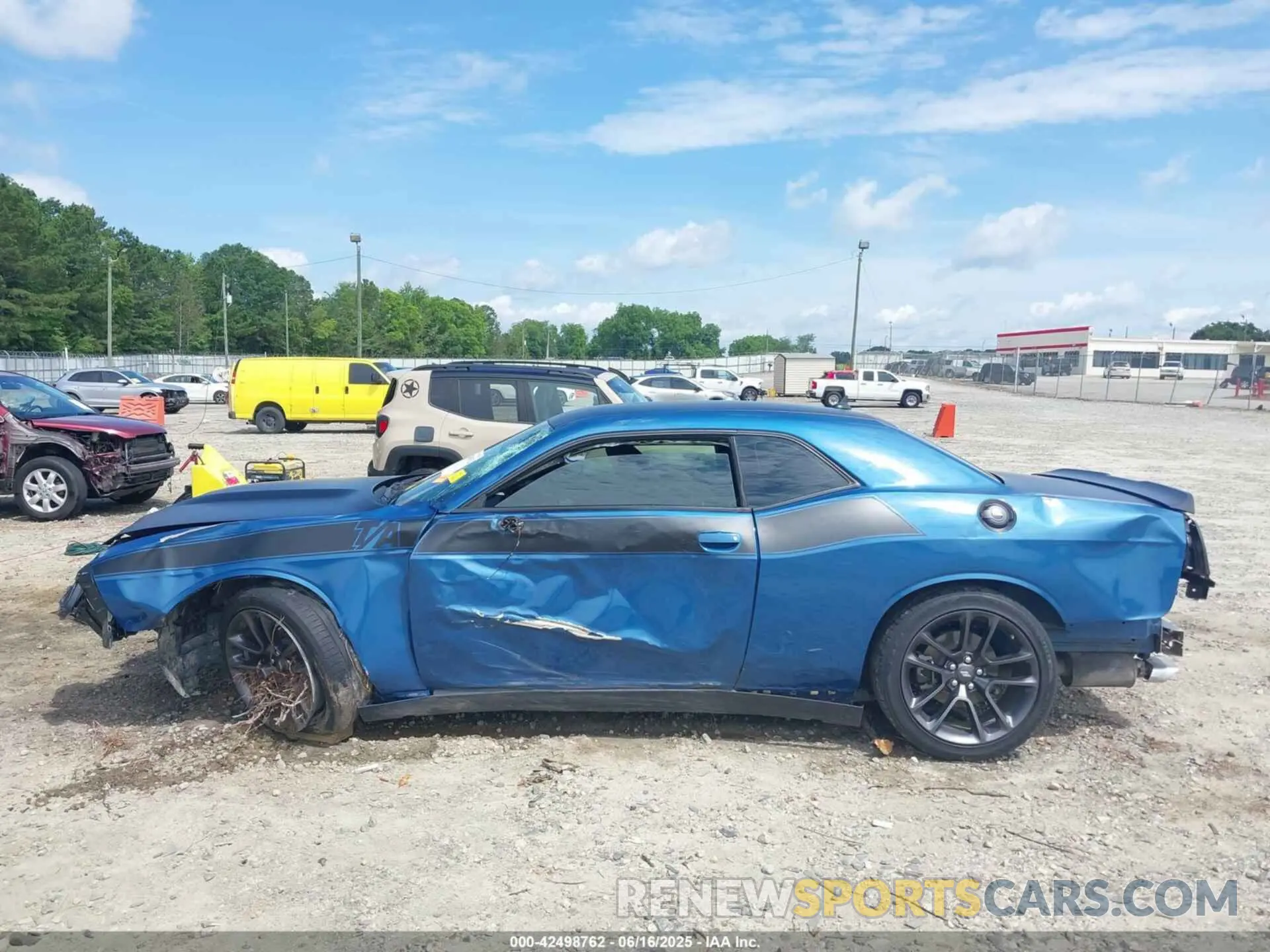15 fotografías del automóvil dañado 2C3CDZBT0MH510707 DODGE CHALLENGER 2021