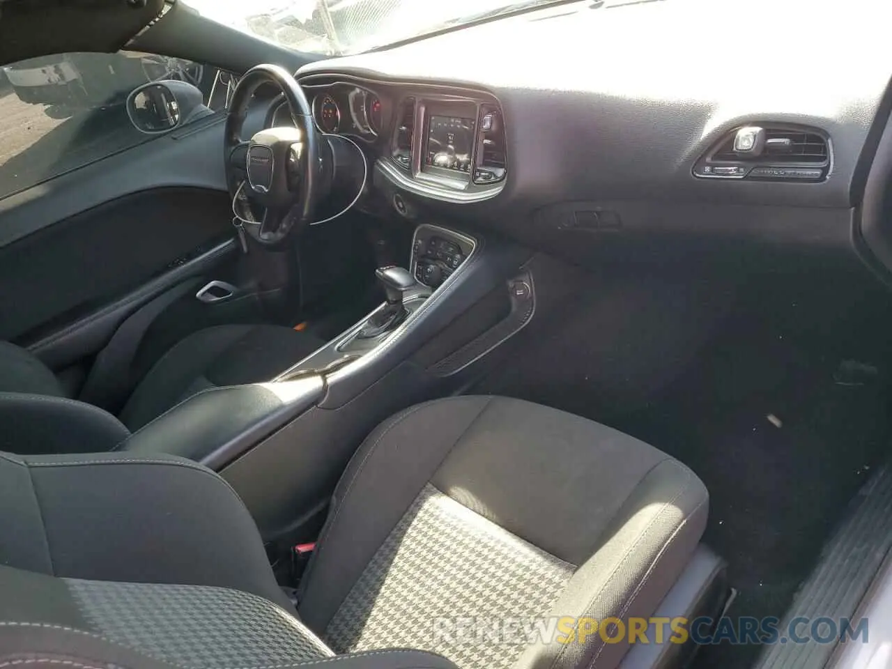 8 fotografías del automóvil dañado 2C3CDZBT6MH546482 DODGE CHALLENGER 2021