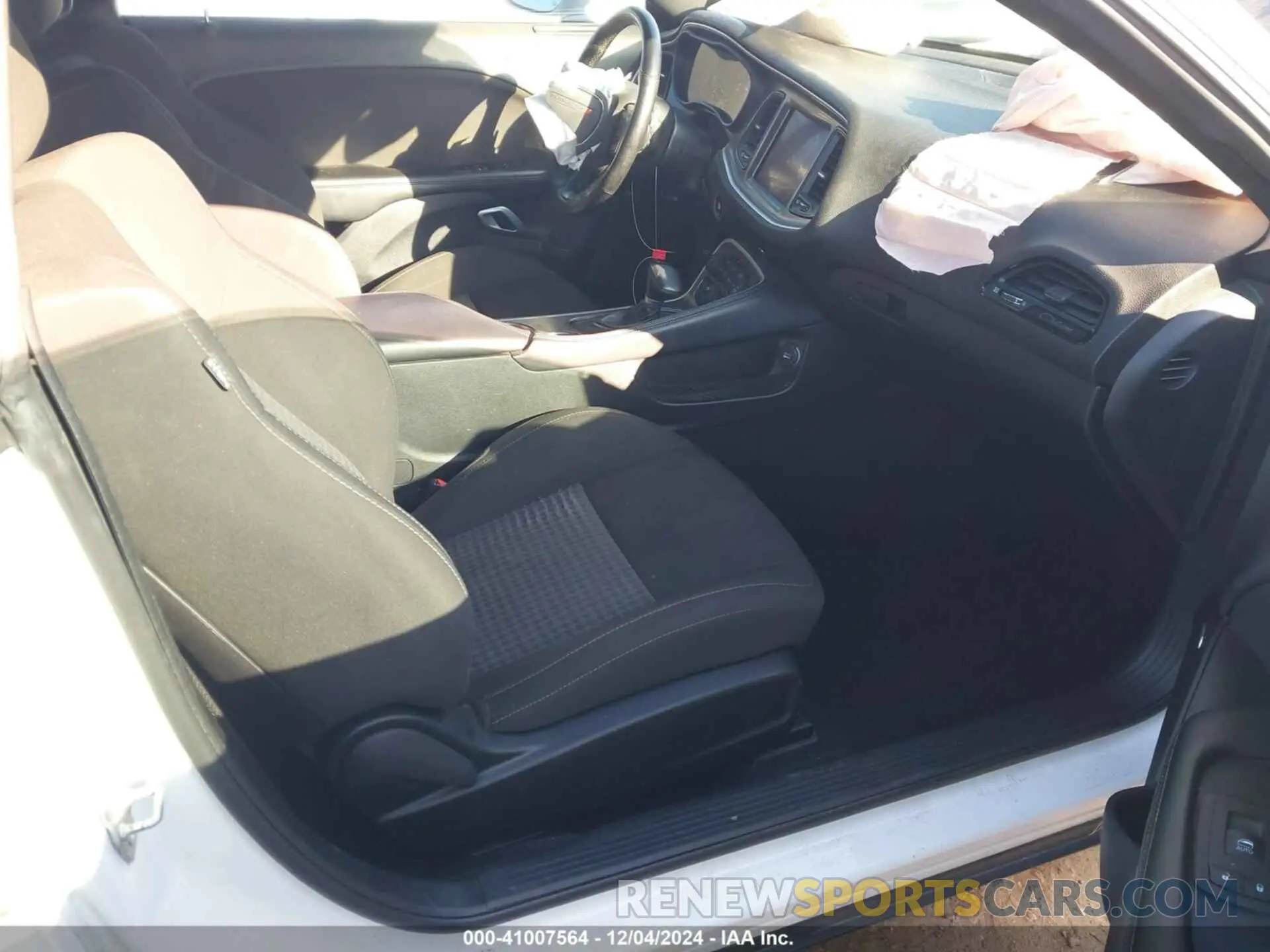 5 fotografías del automóvil dañado 2C3CDZBT9MH506400 DODGE CHALLENGER 2021