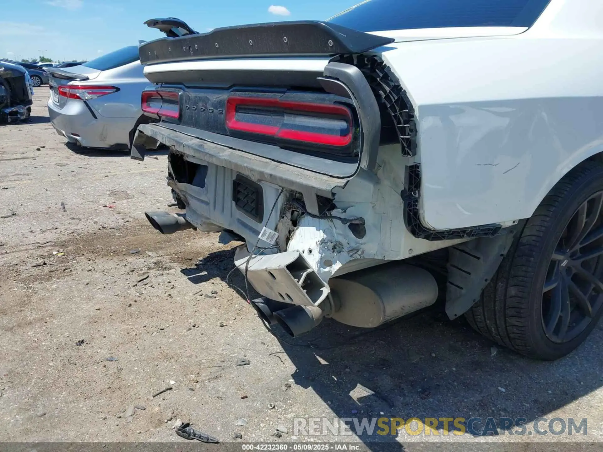 18 fotografías del automóvil dañado 2C3CDZFJ4MH506264 DODGE CHALLENGER 2021