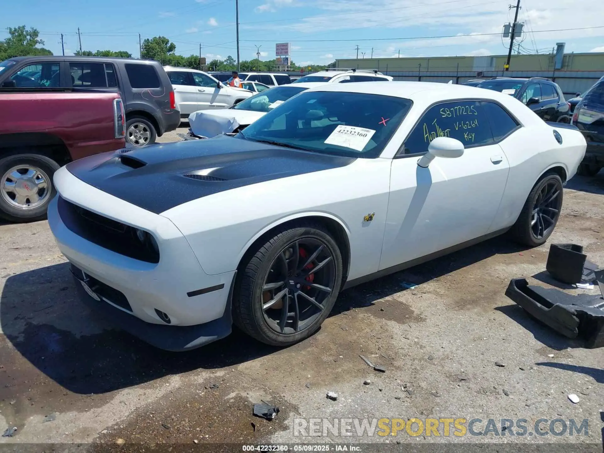 2 fotografías del automóvil dañado 2C3CDZFJ4MH506264 DODGE CHALLENGER 2021