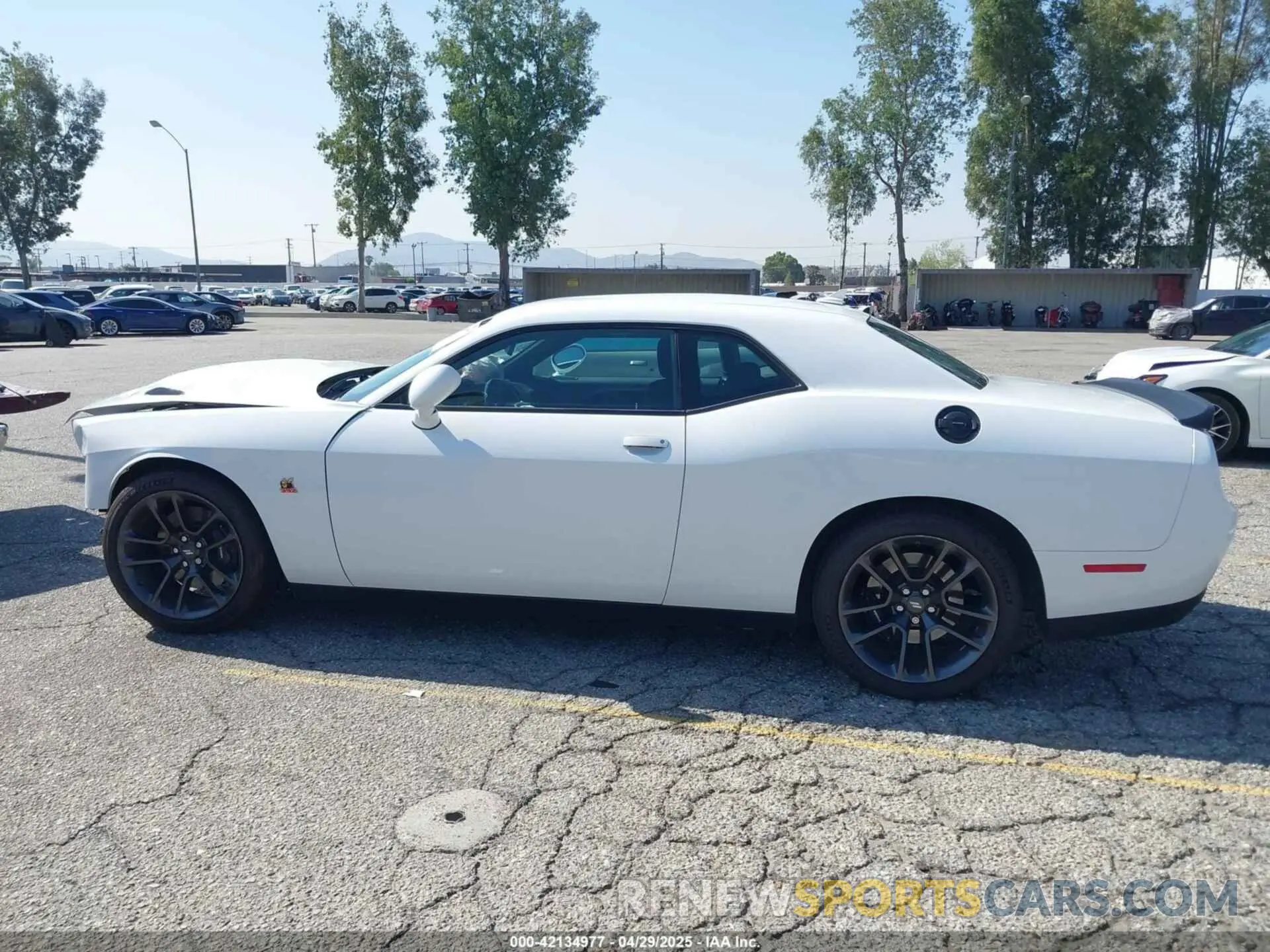 15 fotografías del automóvil dañado 2C3CDZFJ5MH530752 DODGE CHALLENGER 2021