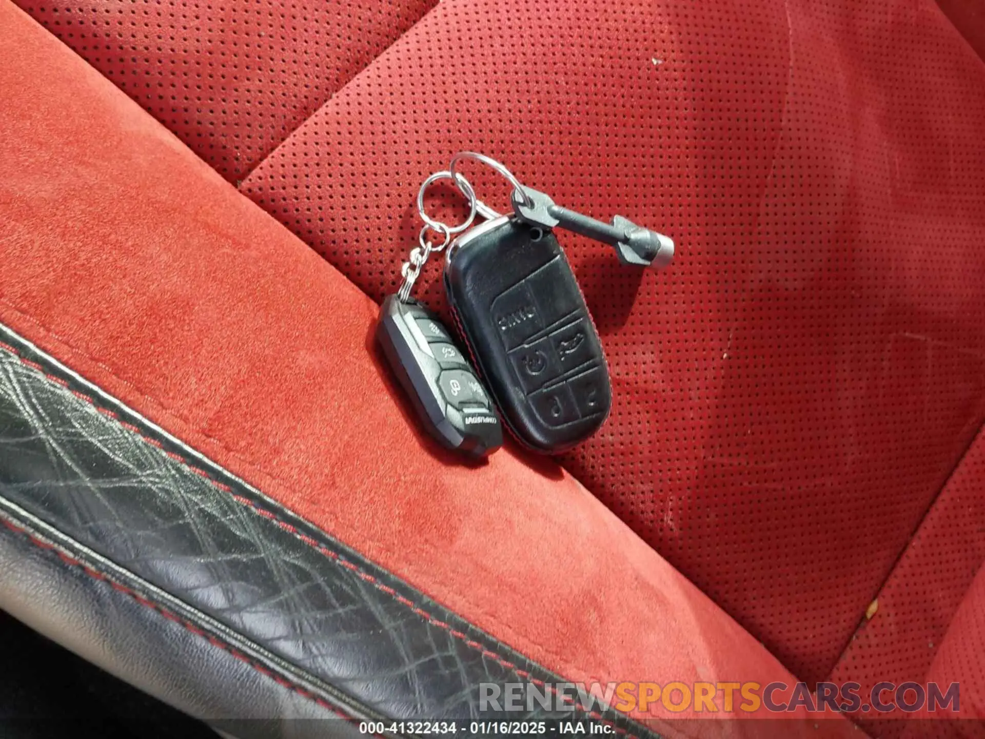 11 fotografías del automóvil dañado 2C3CDZFJ5MH551990 DODGE CHALLENGER 2021