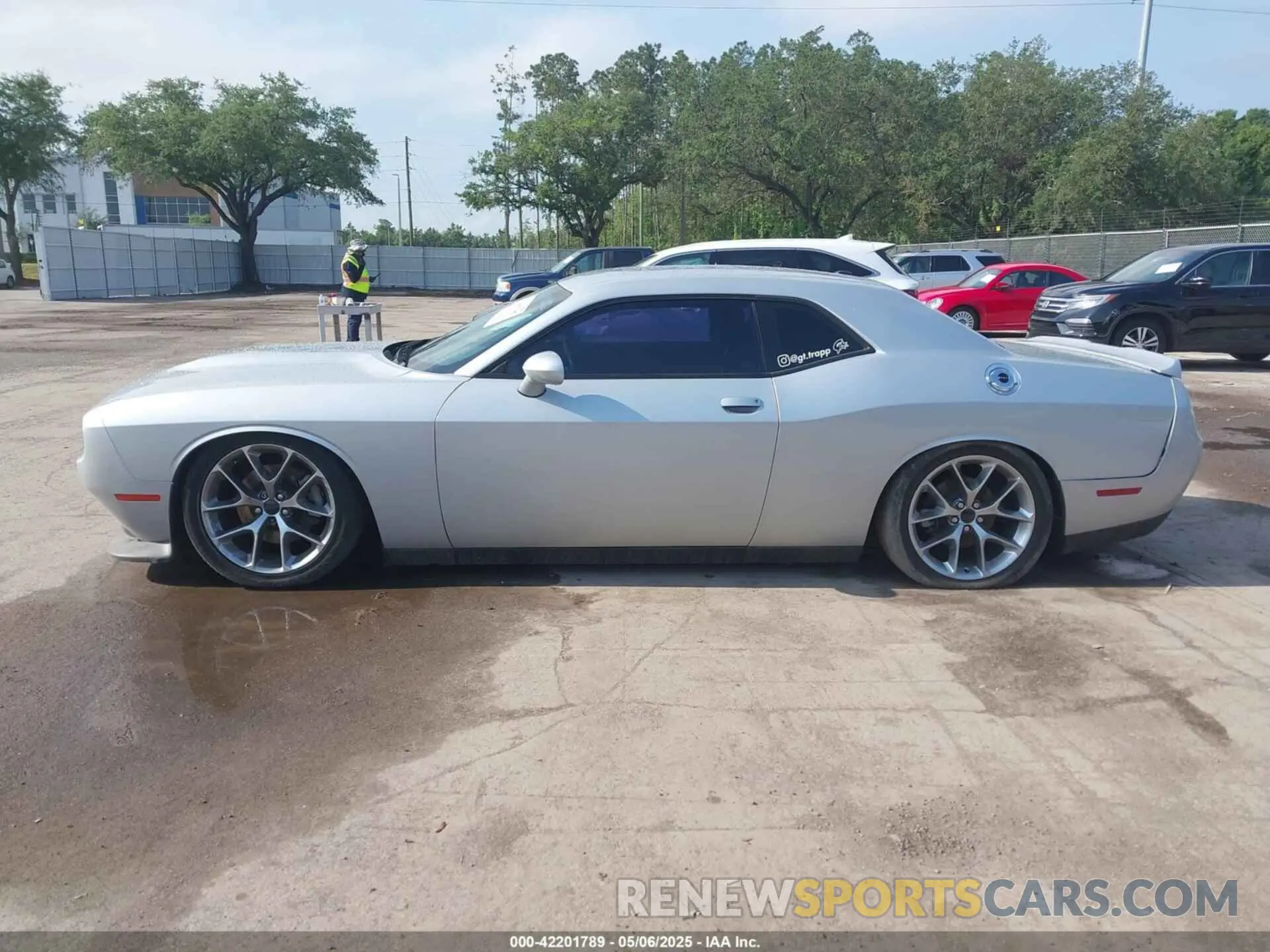 14 fotografías del automóvil dañado 2C3CDZJG0MH680845 DODGE CHALLENGER 2021