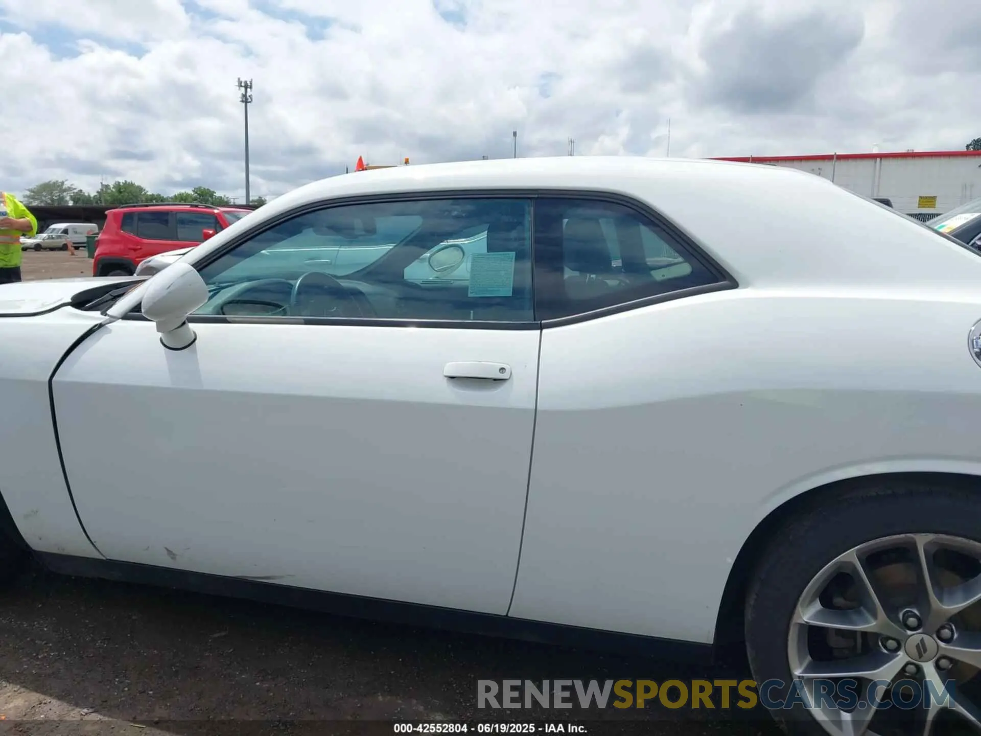 15 fotografías del automóvil dañado 2C3CDZJG2MH615754 DODGE CHALLENGER 2021