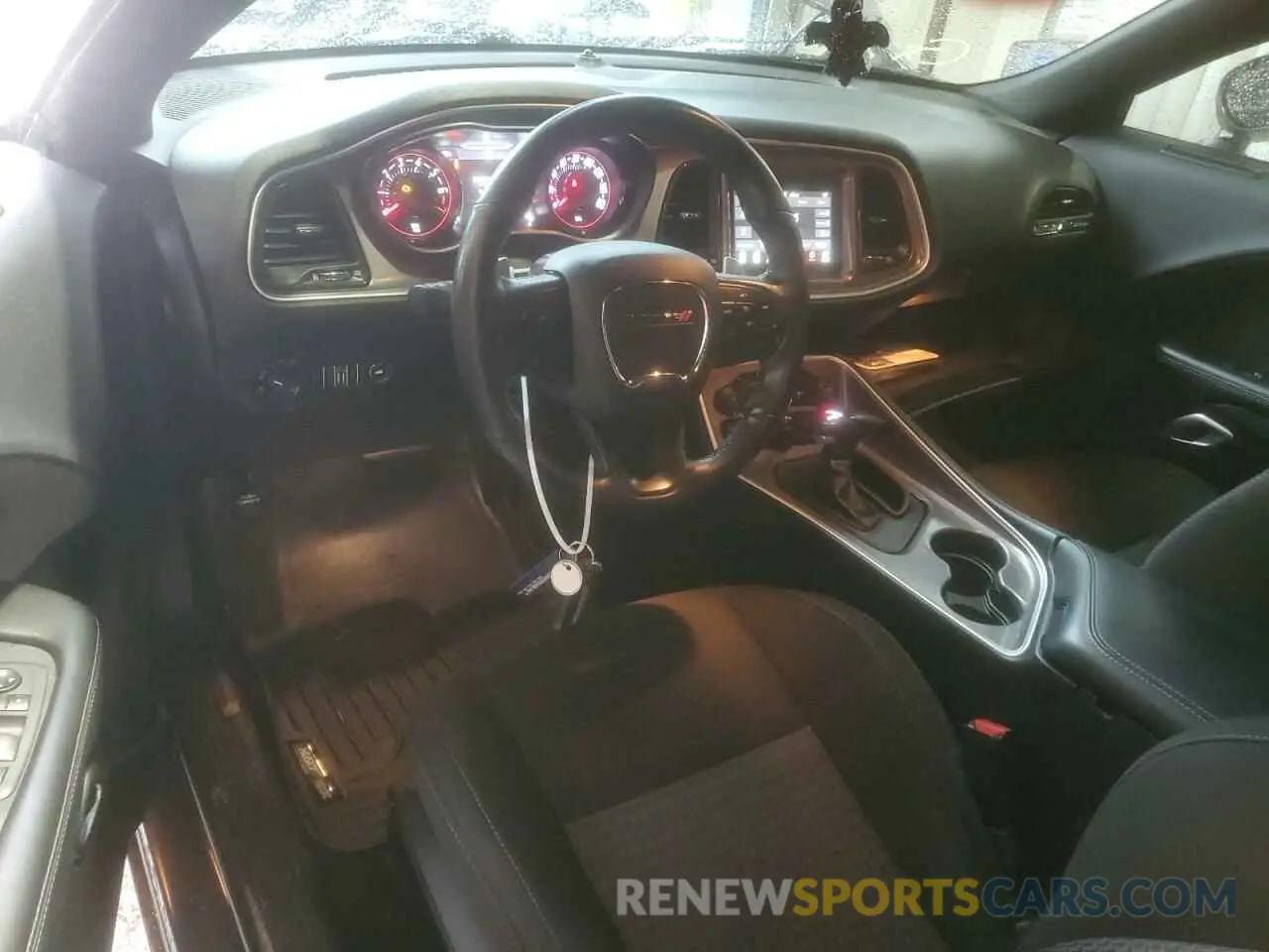 8 fotografías del automóvil dañado 2C3CDZJG2MH665196 DODGE CHALLENGER 2021