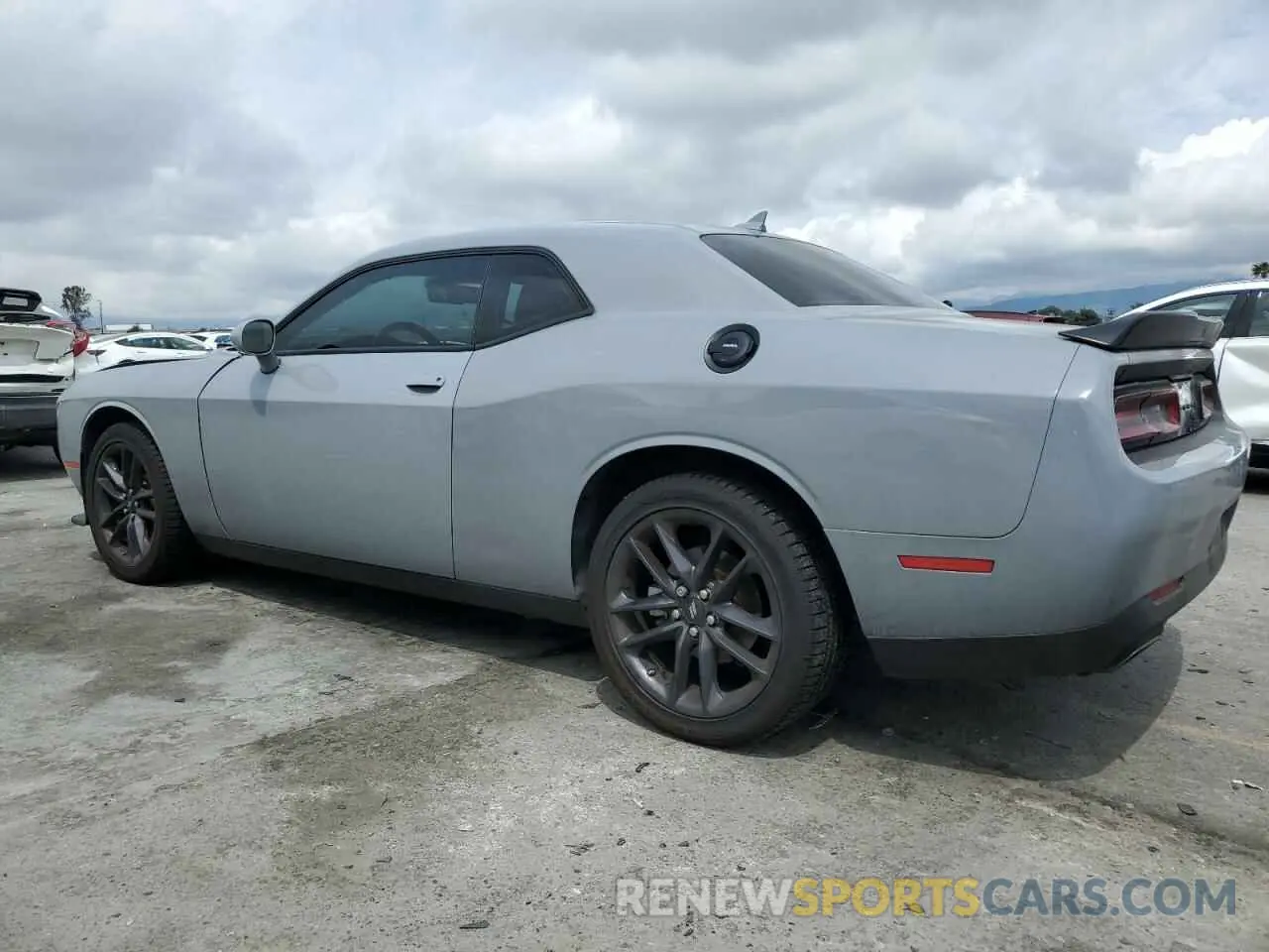 2 fotografías del automóvil dañado 2C3CDZKG1MH616019 DODGE CHALLENGER 2021