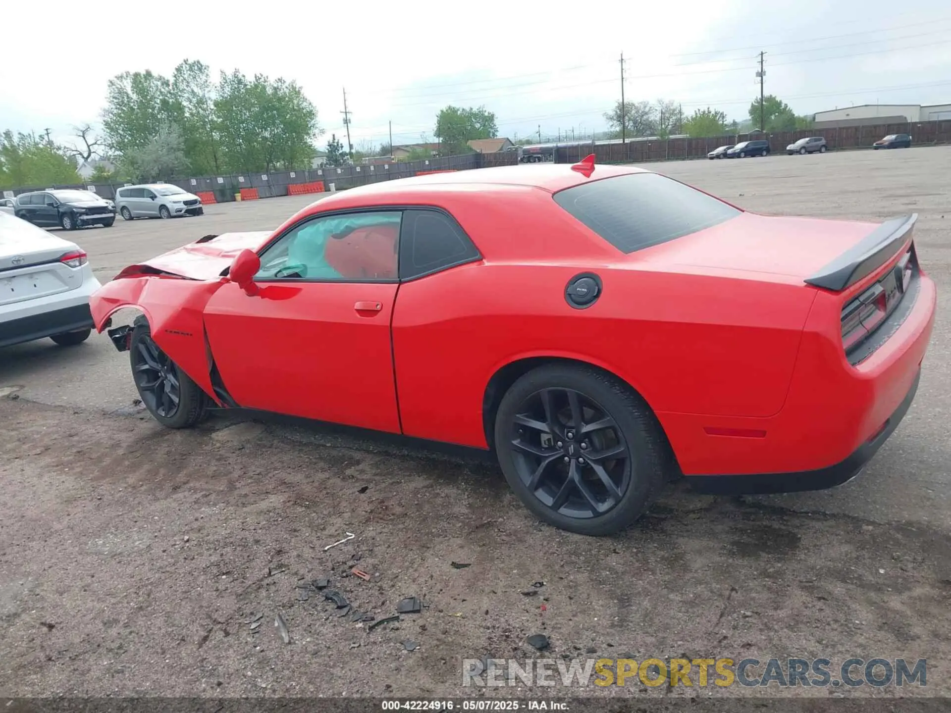 15 fotografías del automóvil dañado 2C3CDZBT0NH234000 DODGE CHALLENGER 2022