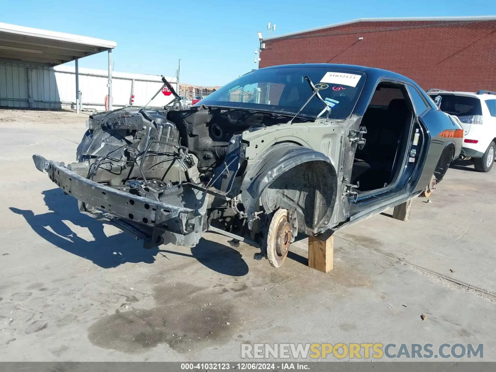 2 fotografías del automóvil dañado 2C3CDZBT2NH185284 DODGE CHALLENGER 2022