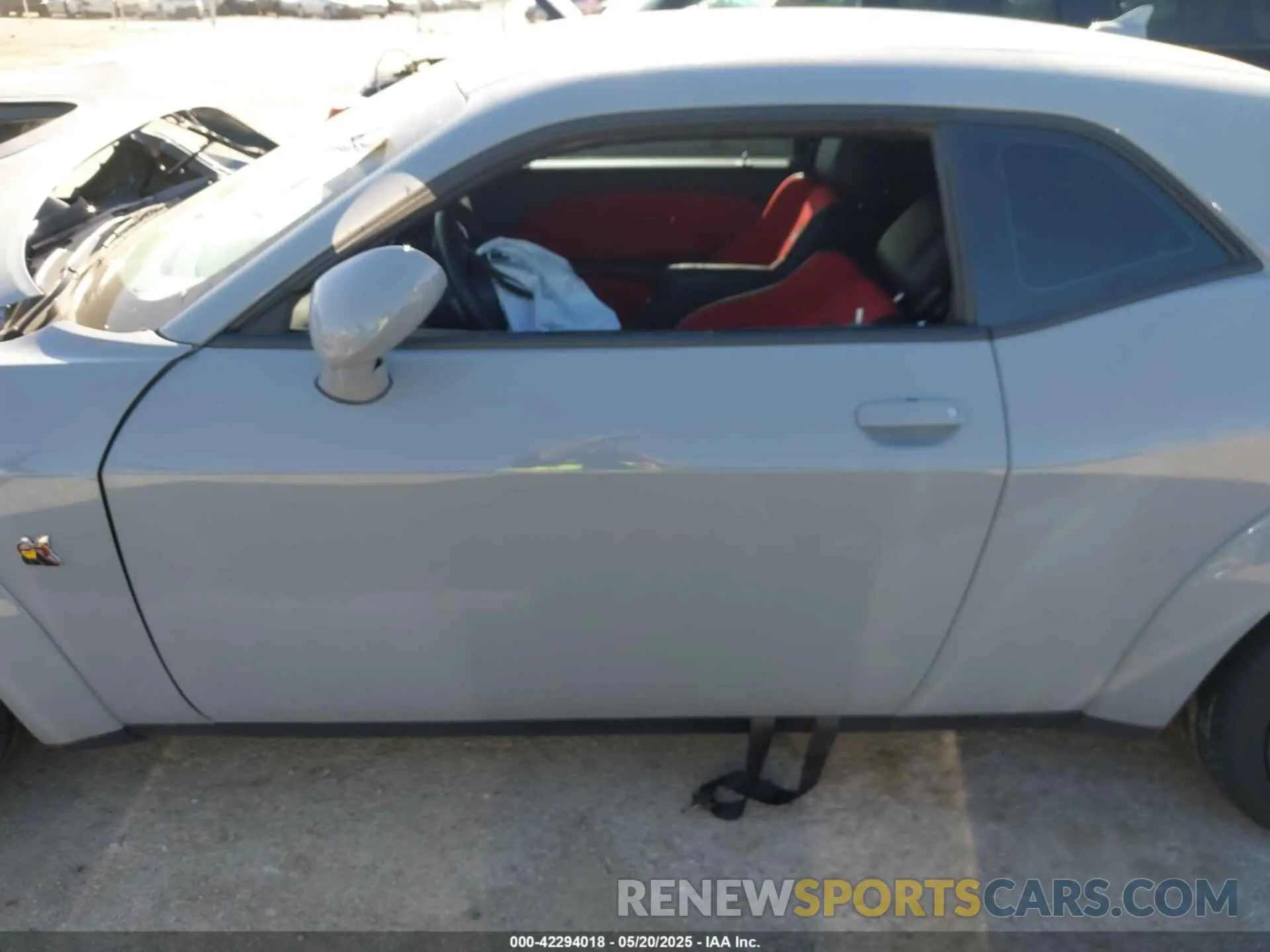 13 fotografías del automóvil dañado 2C3CDZFJ0NH215228 DODGE CHALLENGER 2022