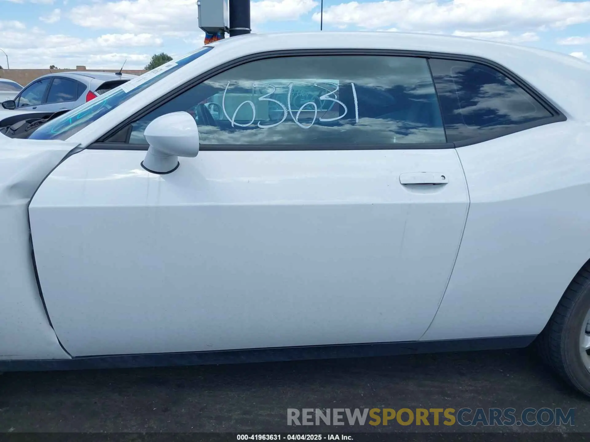 15 fotografías del automóvil dañado 2C3CDZKG3NH152085 DODGE CHALLENGER 2022