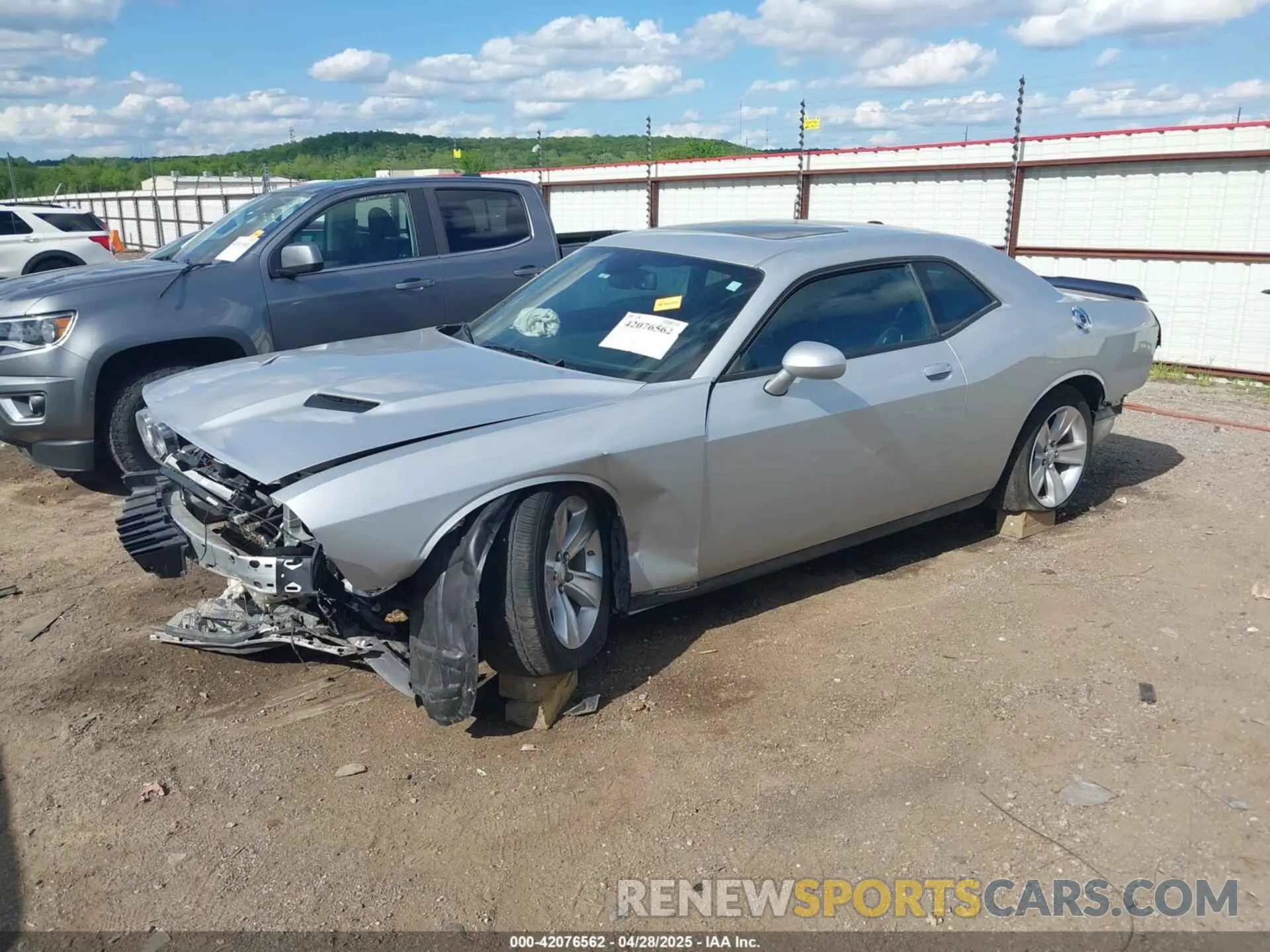 2 fotografías del automóvil dañado 2C3CDZAG9PH565830 DODGE CHALLENGER 2023