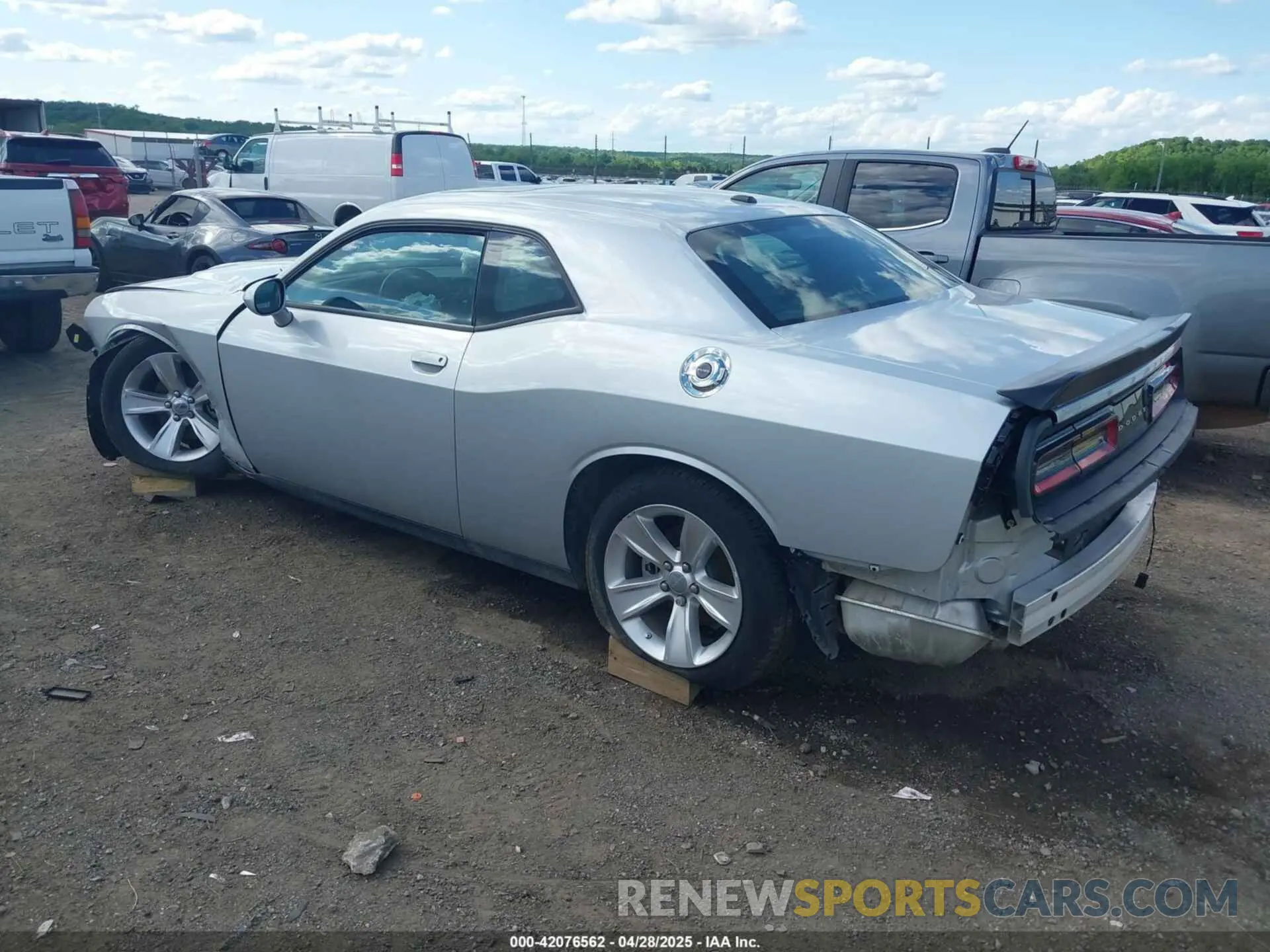 3 fotografías del automóvil dañado 2C3CDZAG9PH565830 DODGE CHALLENGER 2023