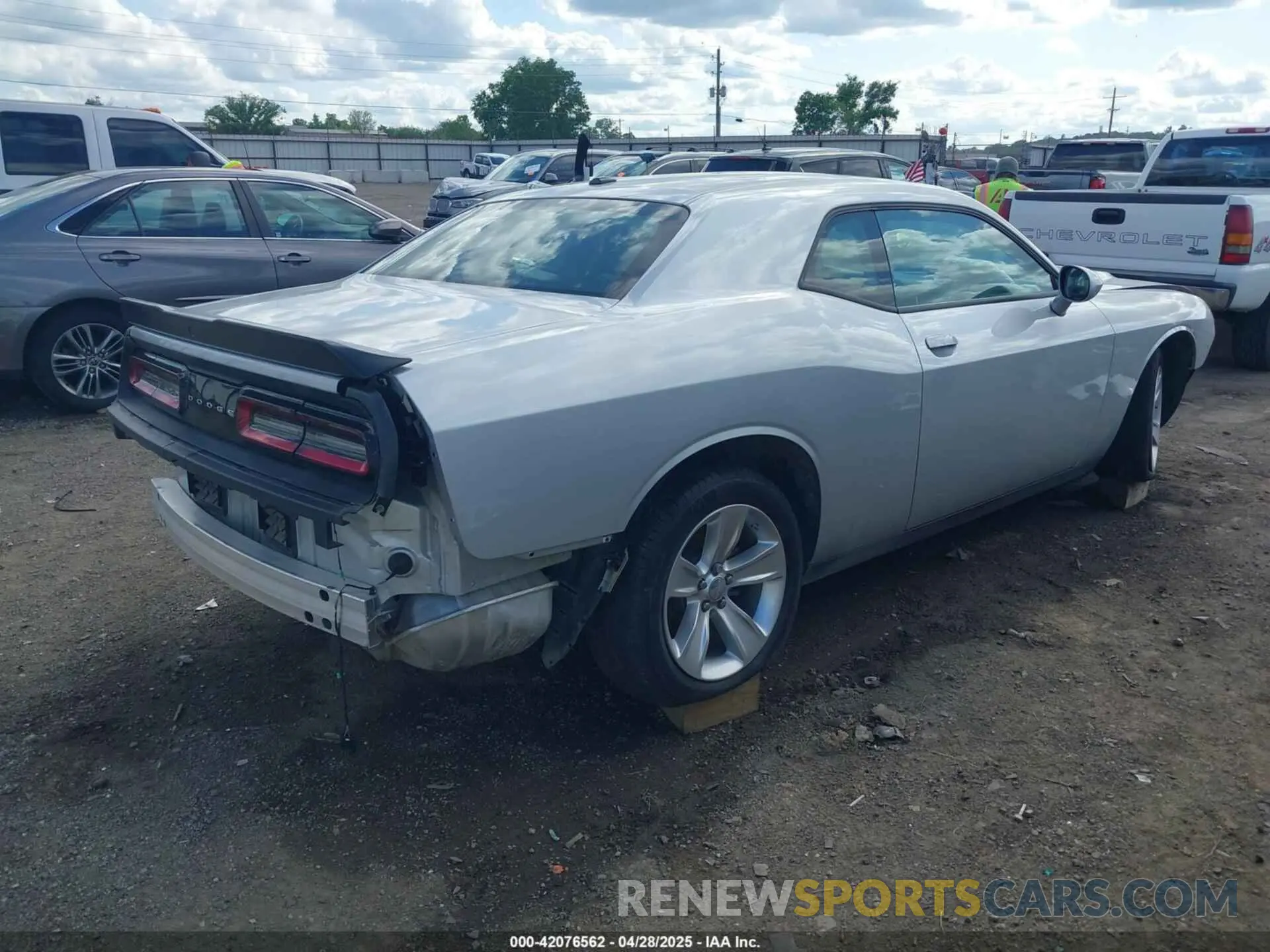 4 fotografías del automóvil dañado 2C3CDZAG9PH565830 DODGE CHALLENGER 2023