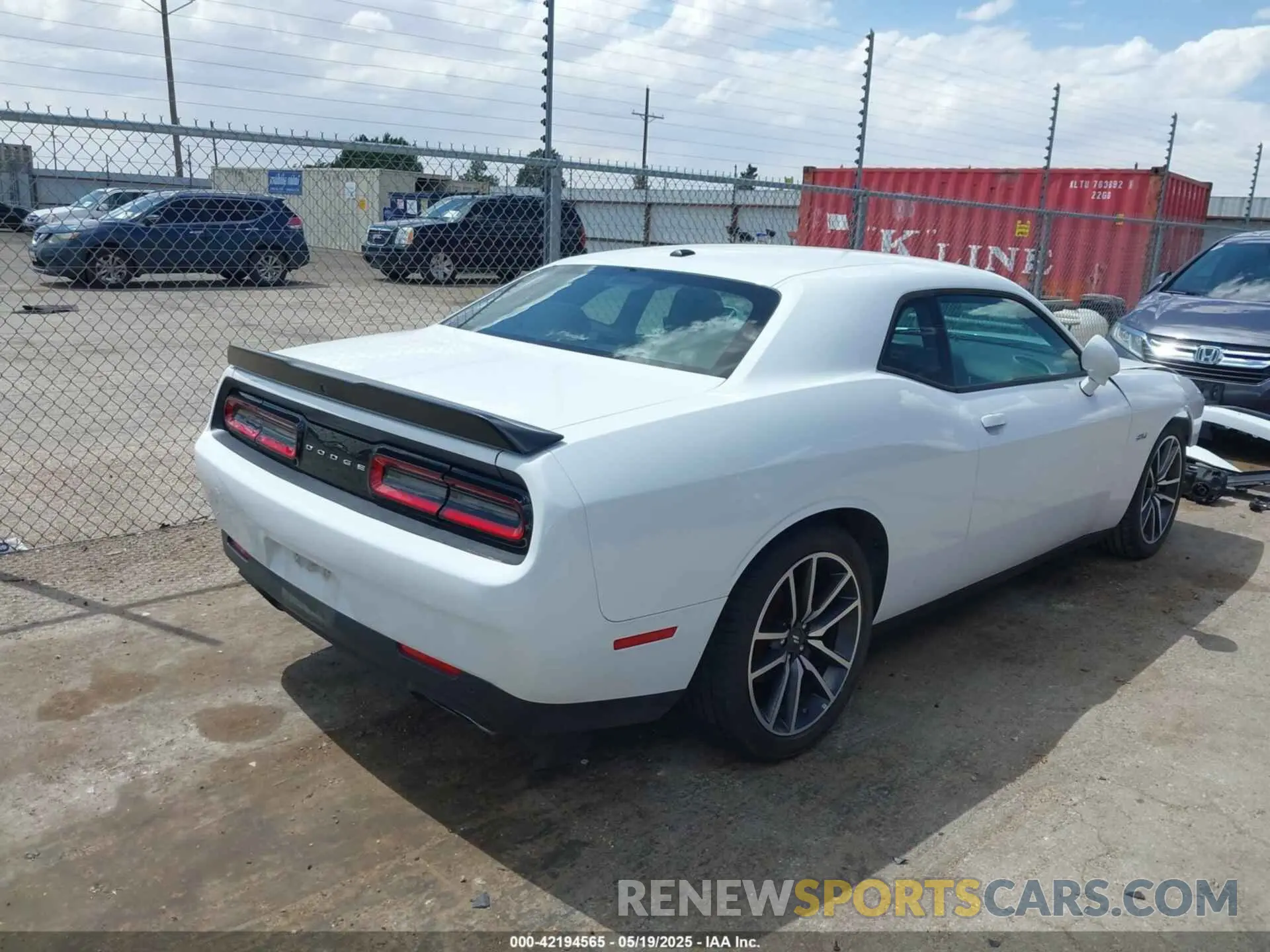 4 fotografías del automóvil dañado 2C3CDZBT1PH545678 DODGE CHALLENGER 2023
