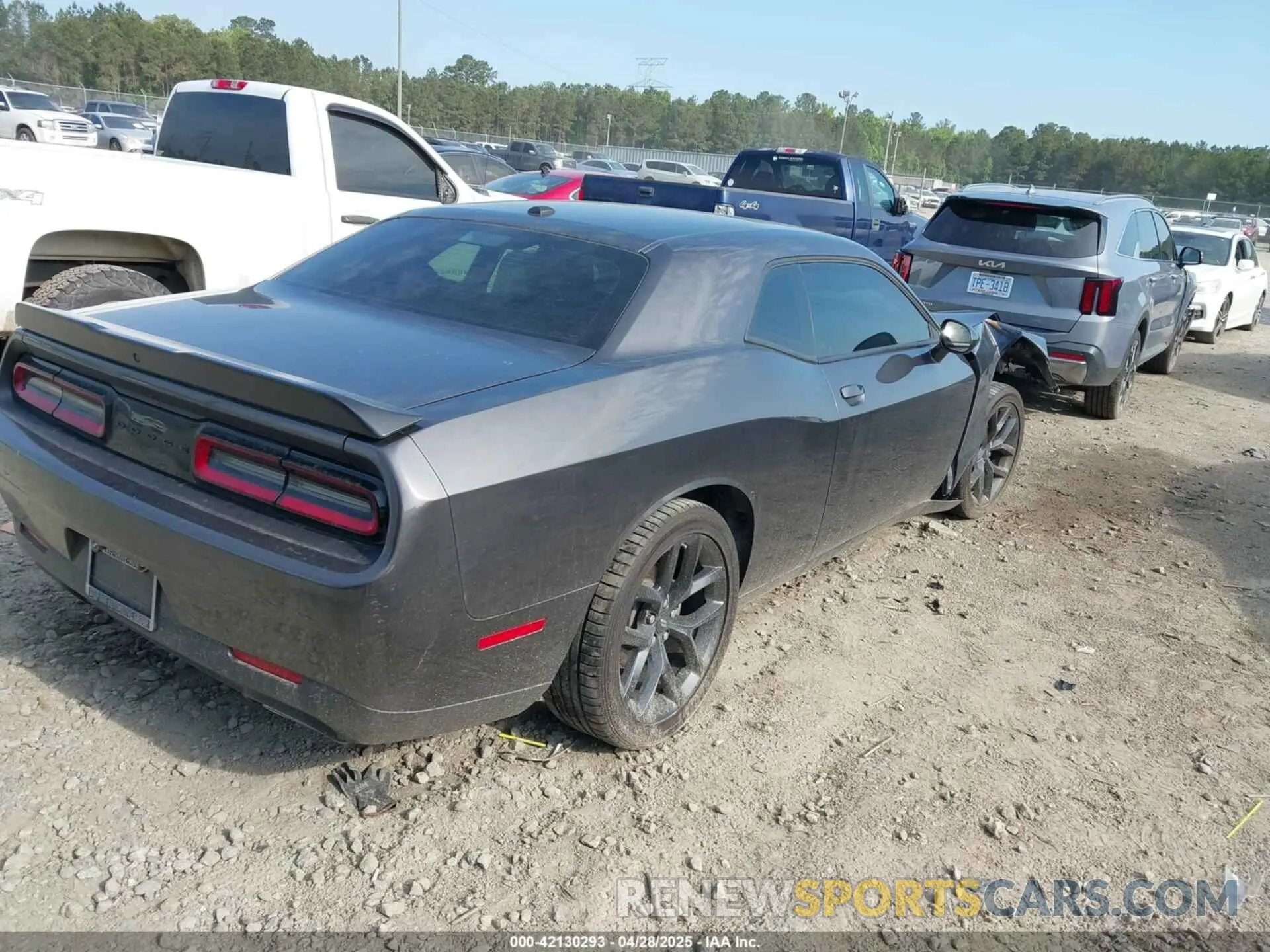 4 fotografías del automóvil dañado 2C3CDZBT3PH562403 DODGE CHALLENGER 2023