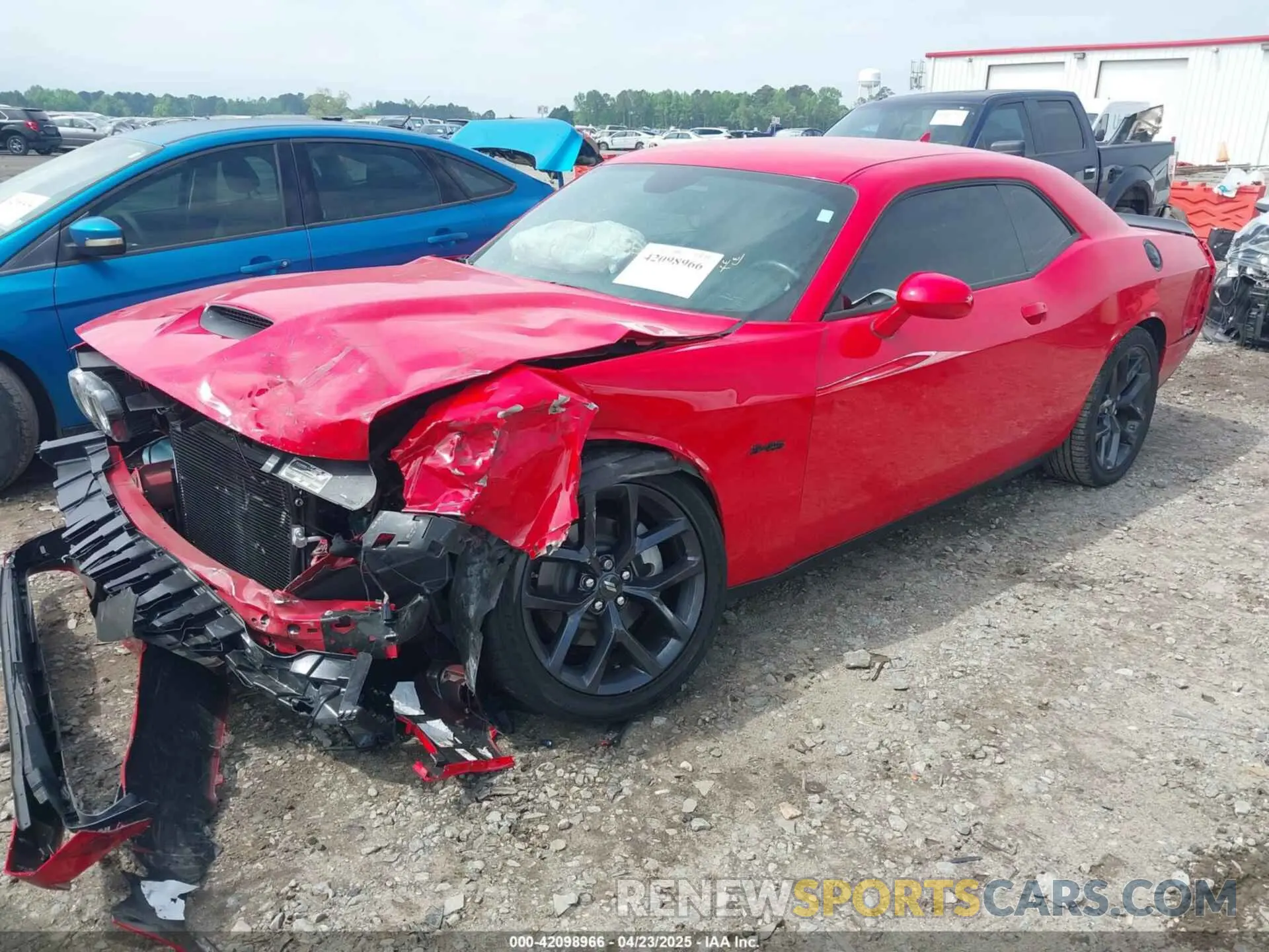 2 fotografías del automóvil dañado 2C3CDZBT5PH685684 DODGE CHALLENGER 2023