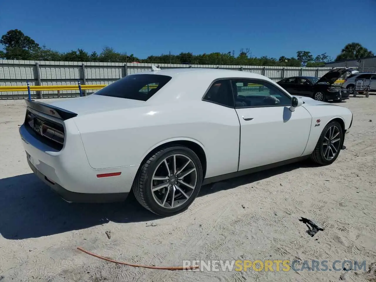 3 fotografías del automóvil dañado 2C3CDZBT7PH654419 DODGE CHALLENGER 2023