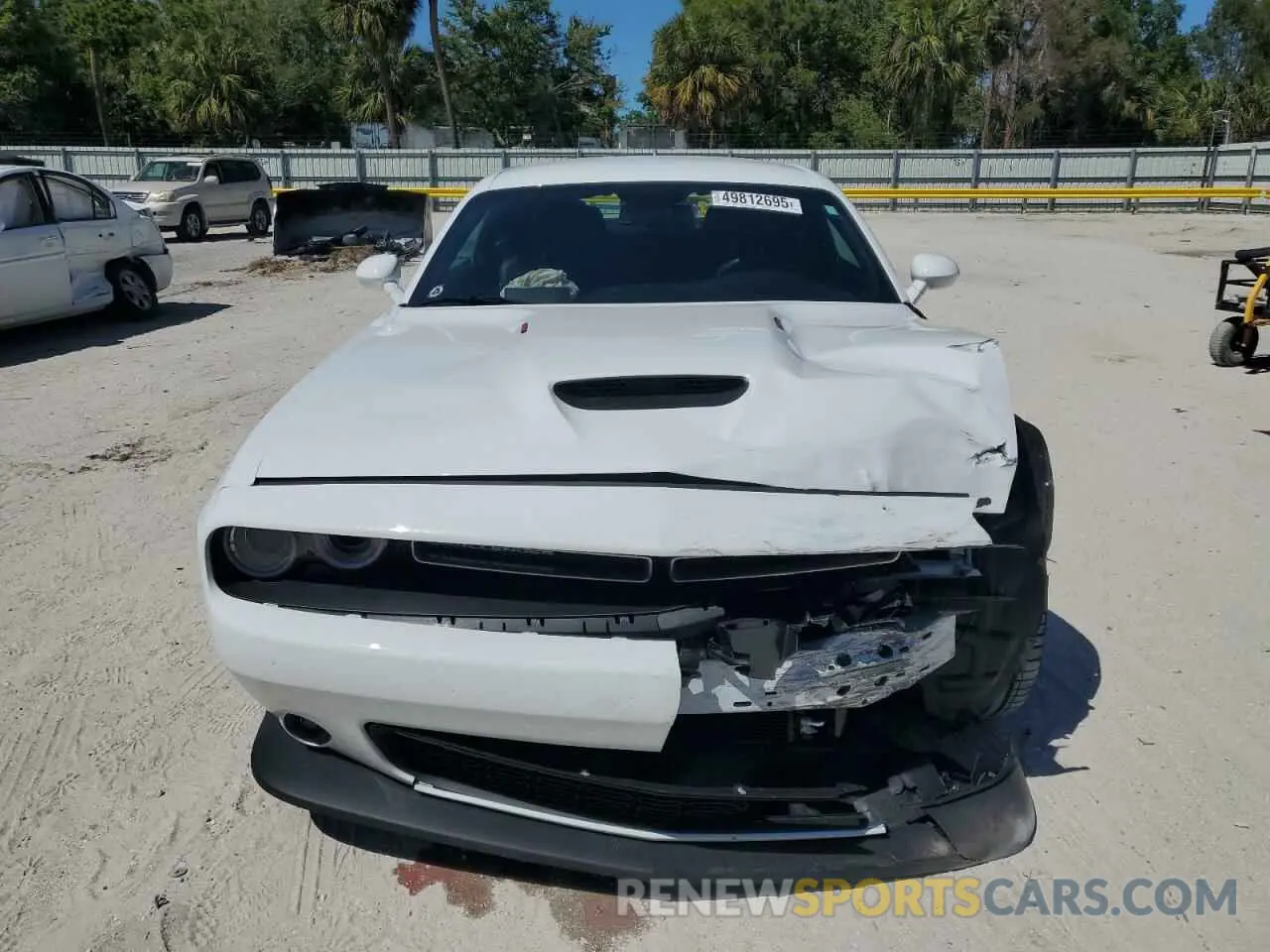 5 fotografías del automóvil dañado 2C3CDZBT7PH654419 DODGE CHALLENGER 2023