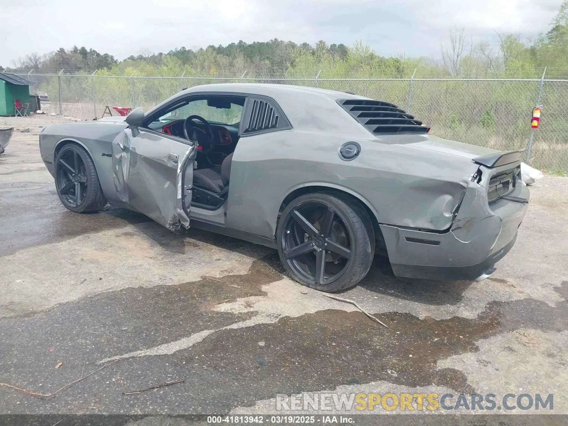 3 fotografías del automóvil dañado 2C3CDZBT7PH696010 DODGE CHALLENGER 2023