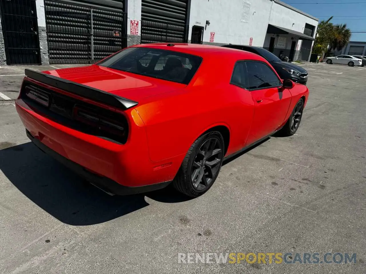 4 fotografías del automóvil dañado 2C3CDZBT8PH662545 DODGE CHALLENGER 2023