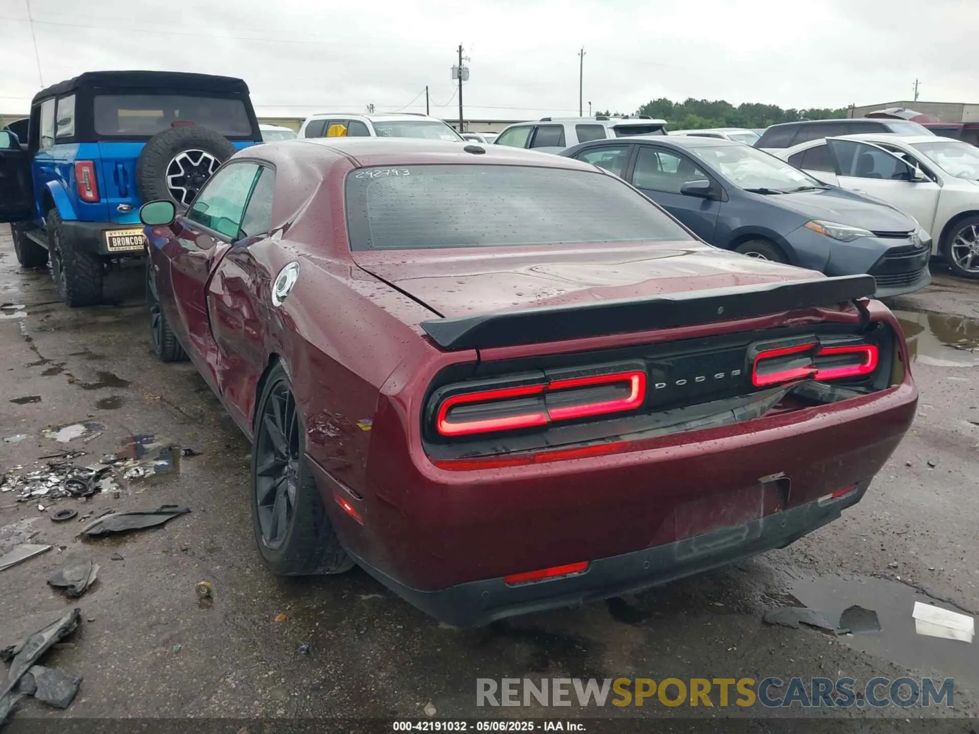 3 fotografías del automóvil dañado 2C3CDZBT9PH693741 DODGE CHALLENGER 2023