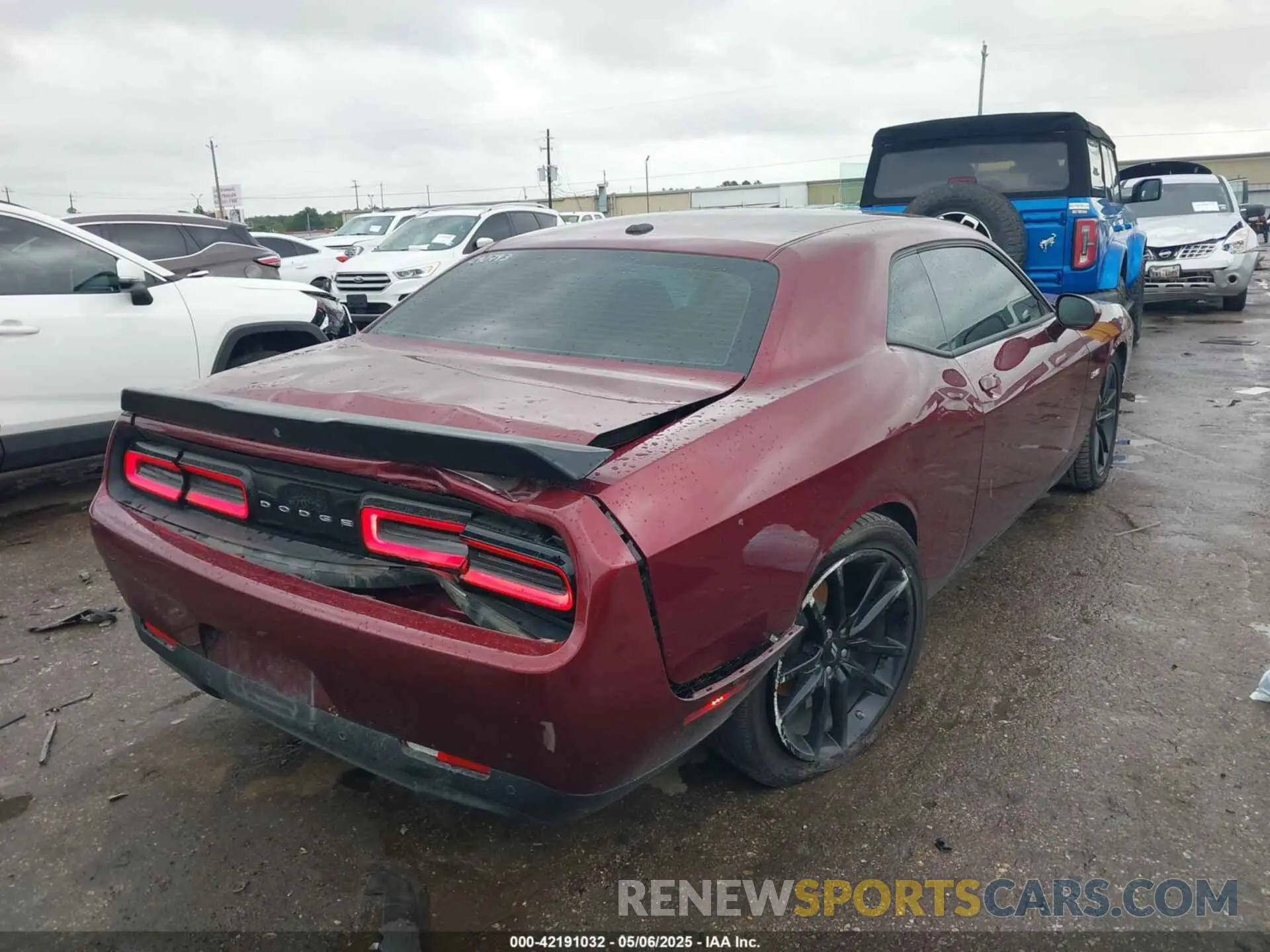 4 fotografías del automóvil dañado 2C3CDZBT9PH693741 DODGE CHALLENGER 2023