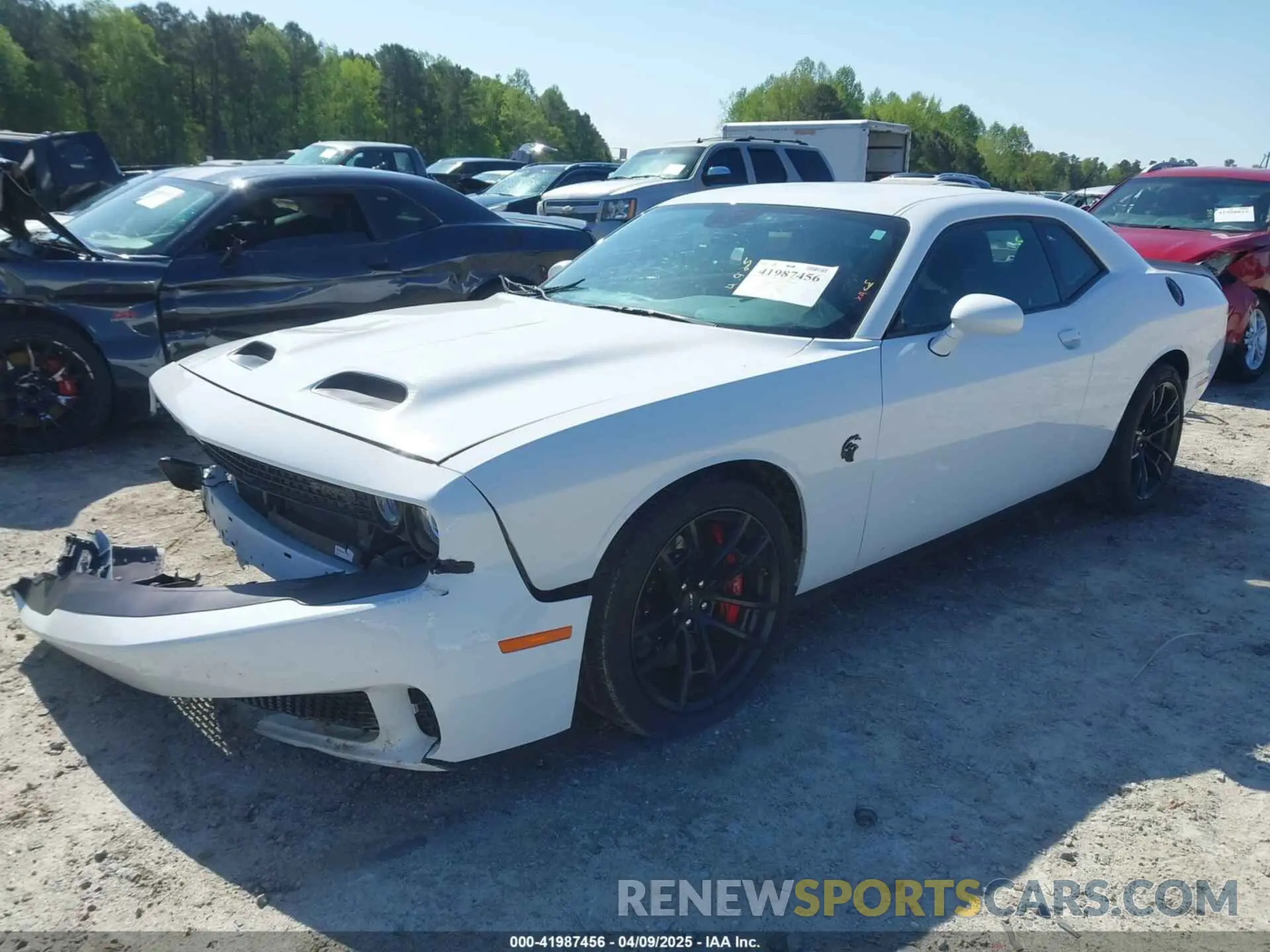2 fotografías del automóvil dañado 2C3CDZC92PH581317 DODGE CHALLENGER 2023