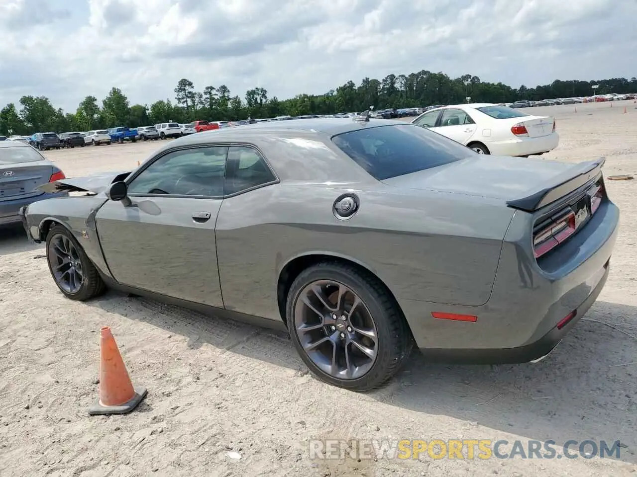 2 fotografías del automóvil dañado 2C3CDZFJ1PH621537 DODGE CHALLENGER 2023