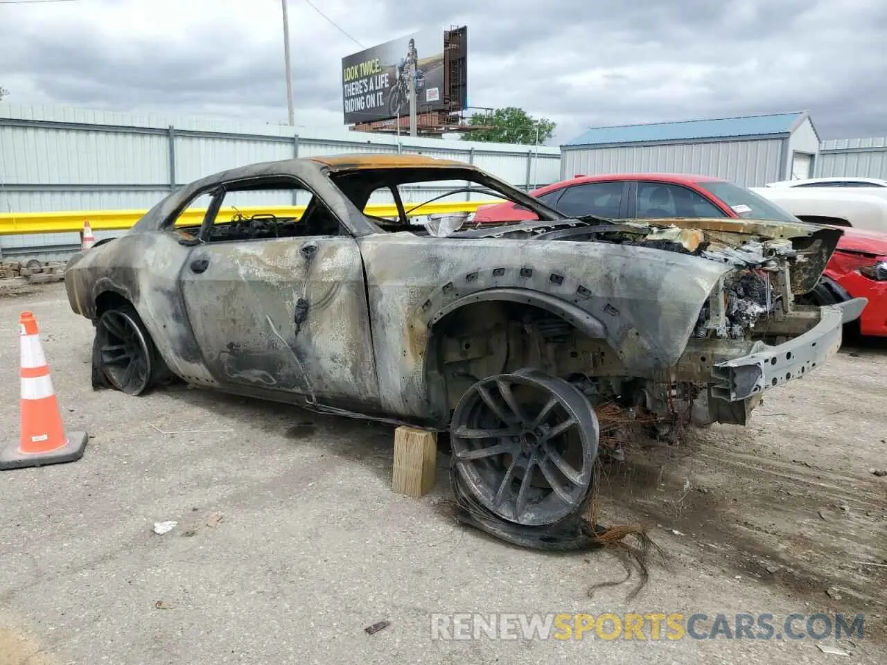 4 fotografías del automóvil dañado 2C3CDZFJ2PH617741 DODGE CHALLENGER 2023