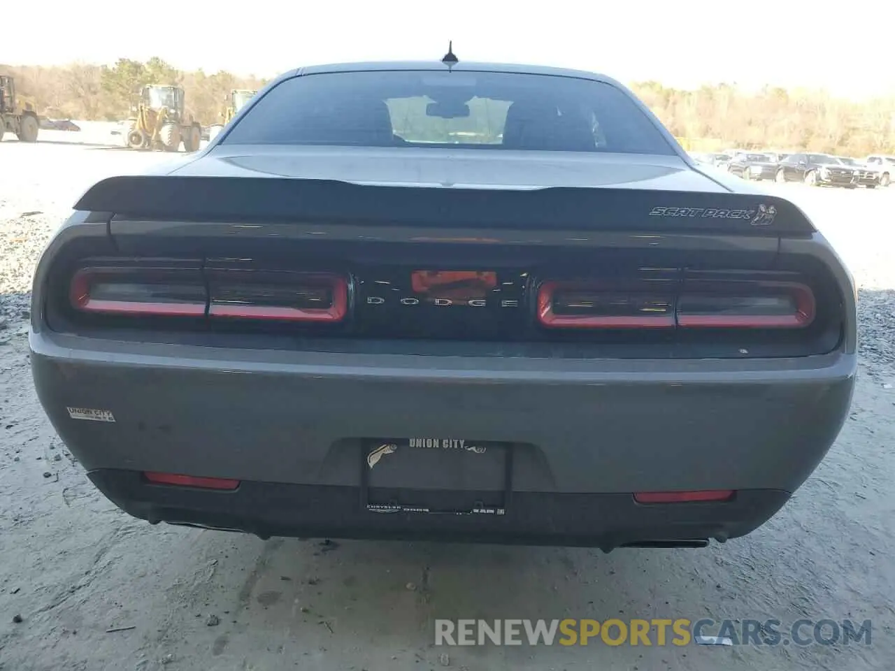 6 fotografías del automóvil dañado 2C3CDZFJ4PH649946 DODGE CHALLENGER 2023