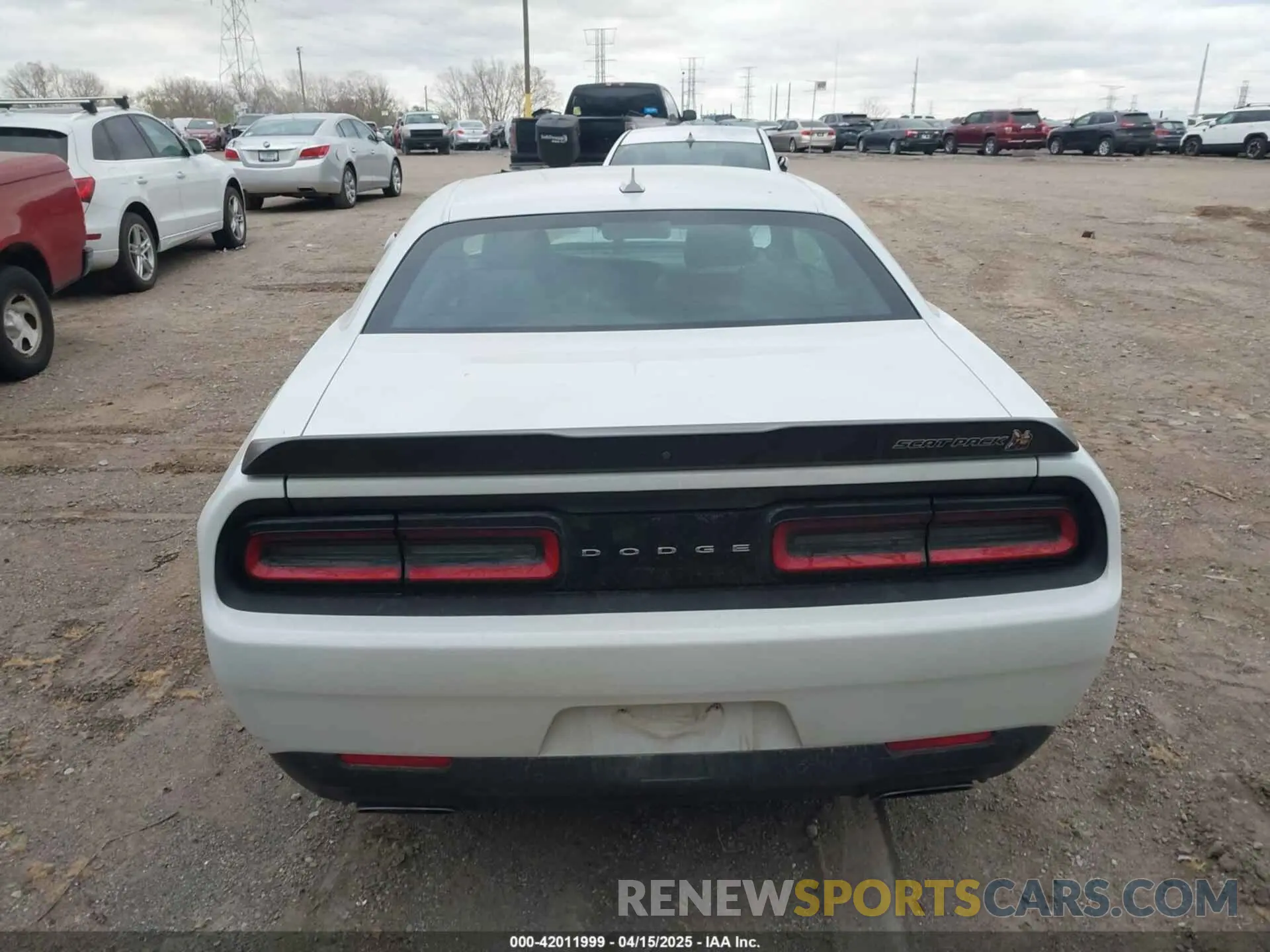 16 fotografías del automóvil dañado 2C3CDZFJ5PH693597 DODGE CHALLENGER 2023